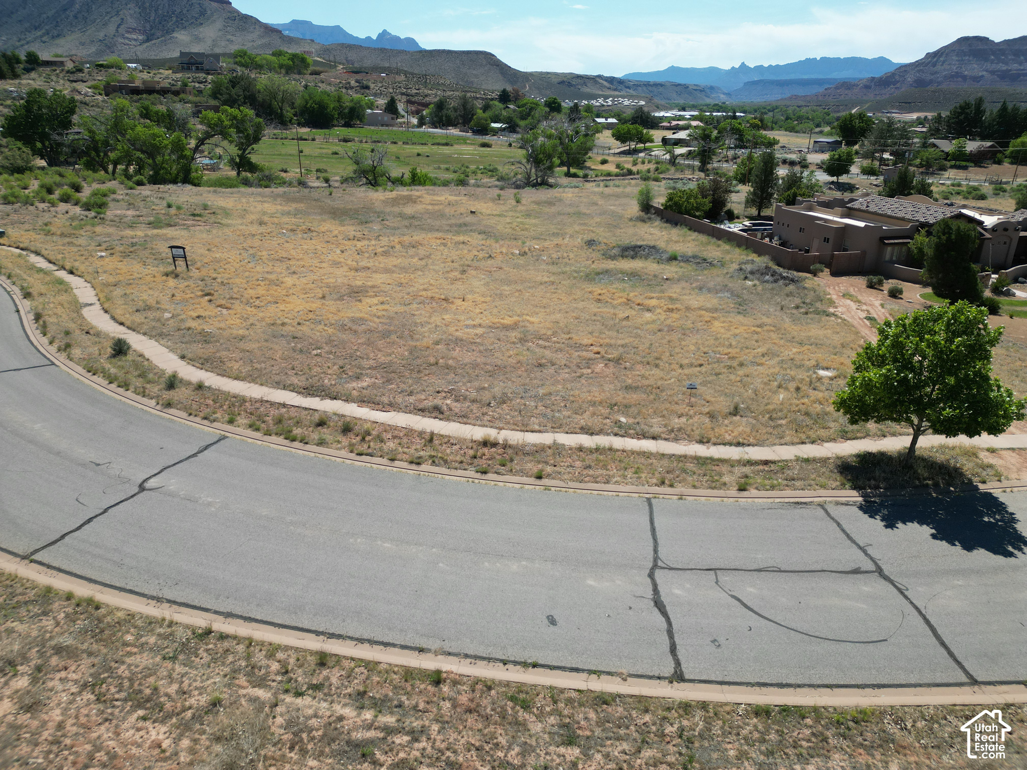 main property photo 4