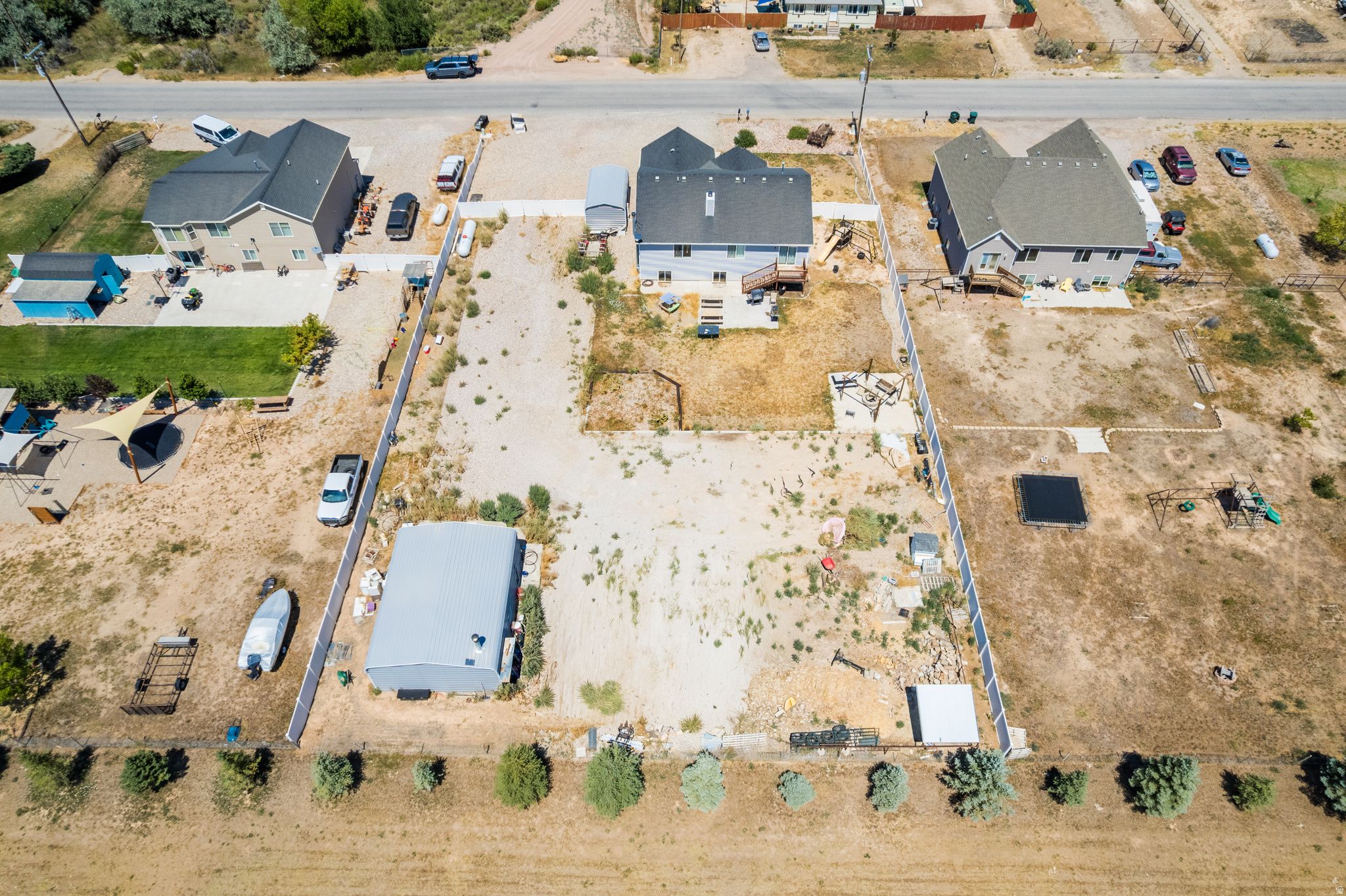 main property photo 40
