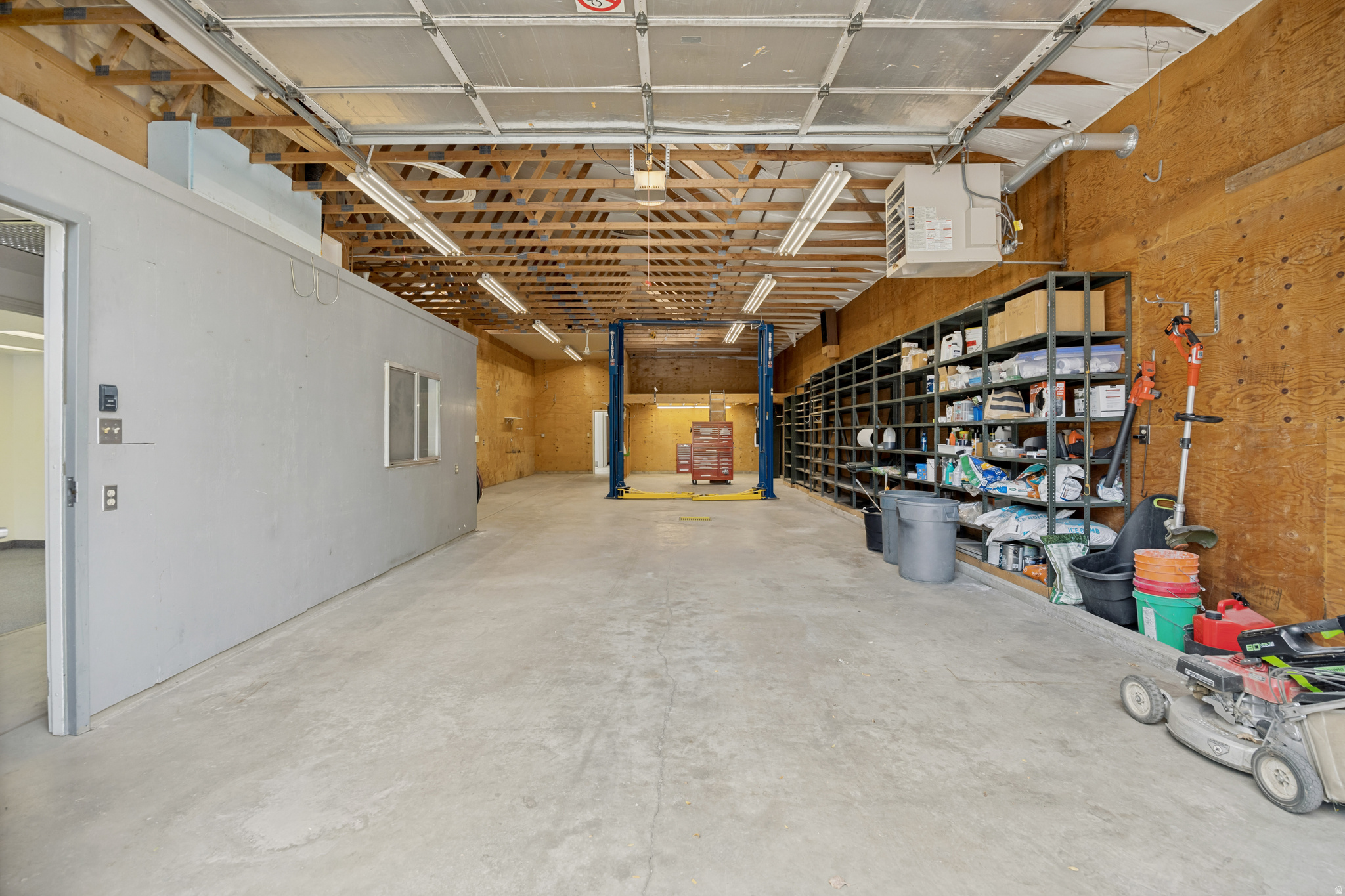 main property photo 74