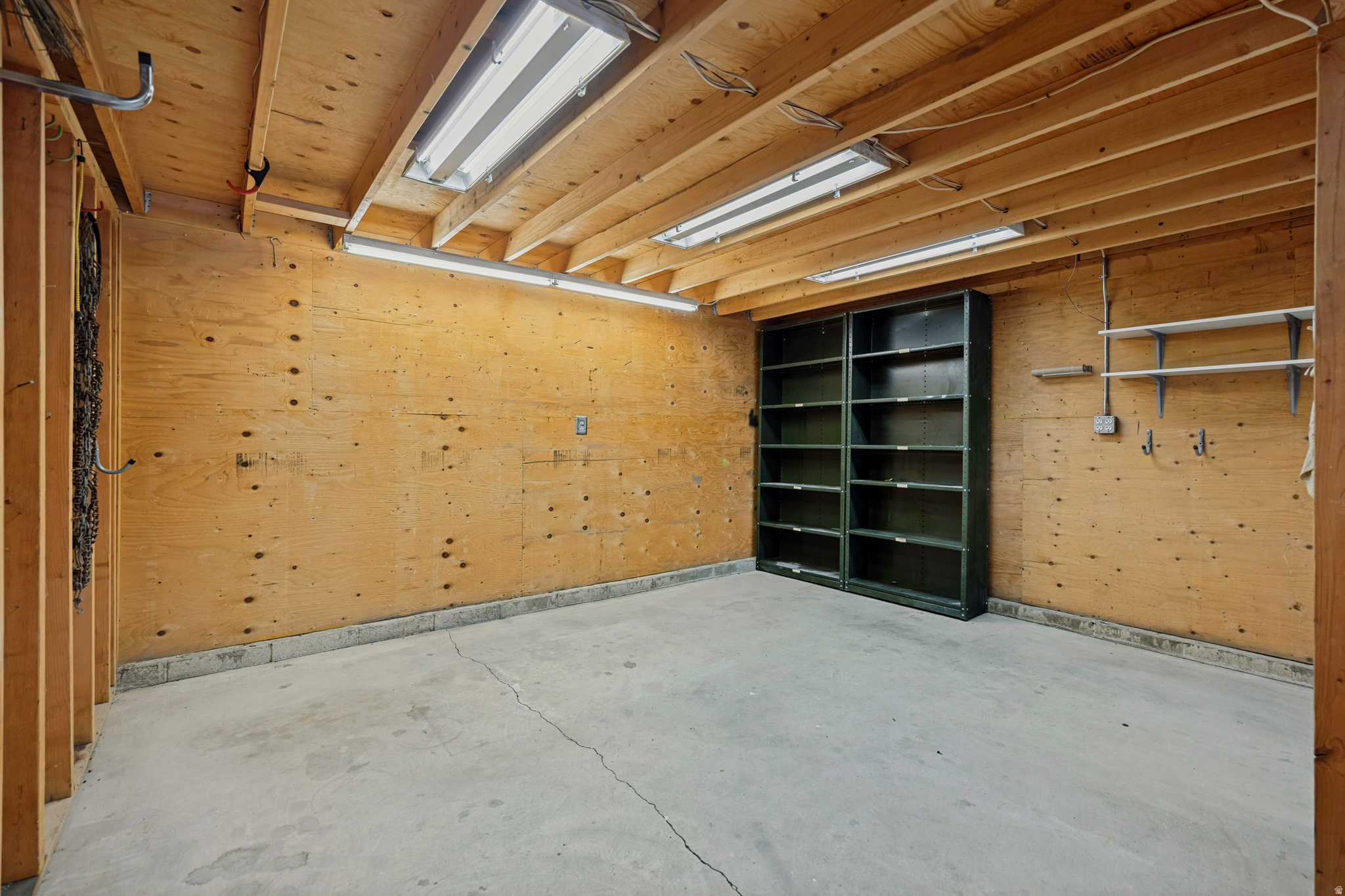 main property photo 78