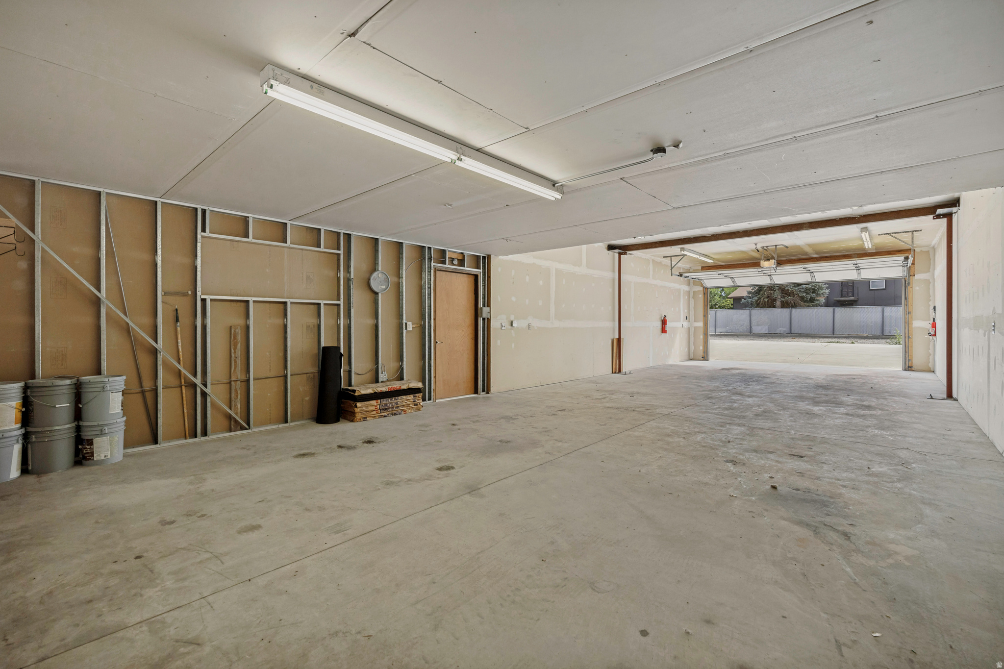 main property photo 94