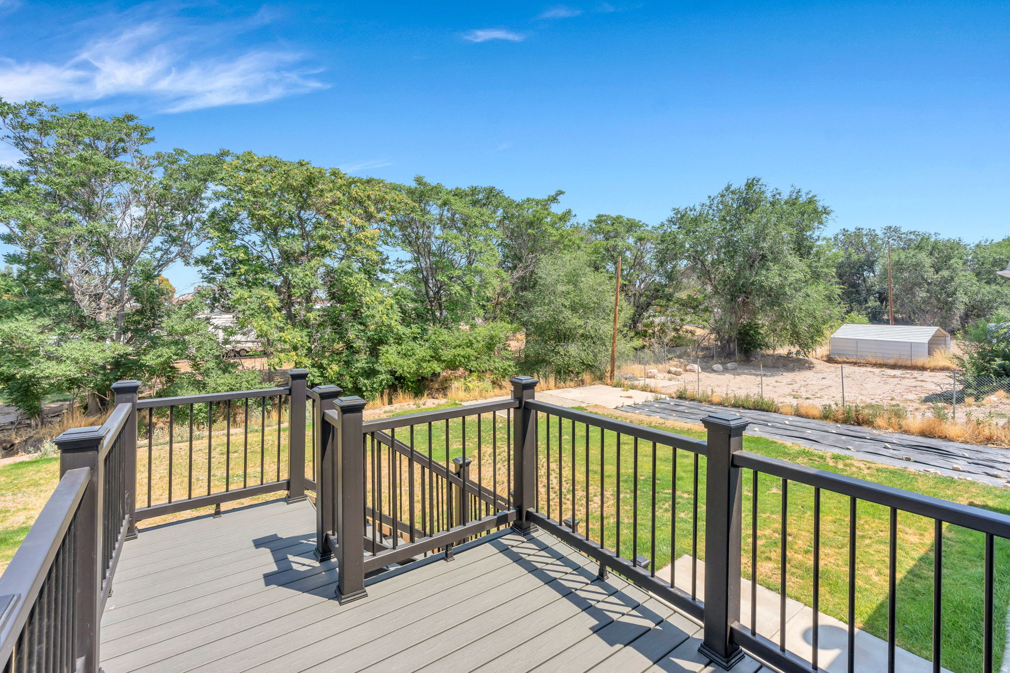 main property photo 30