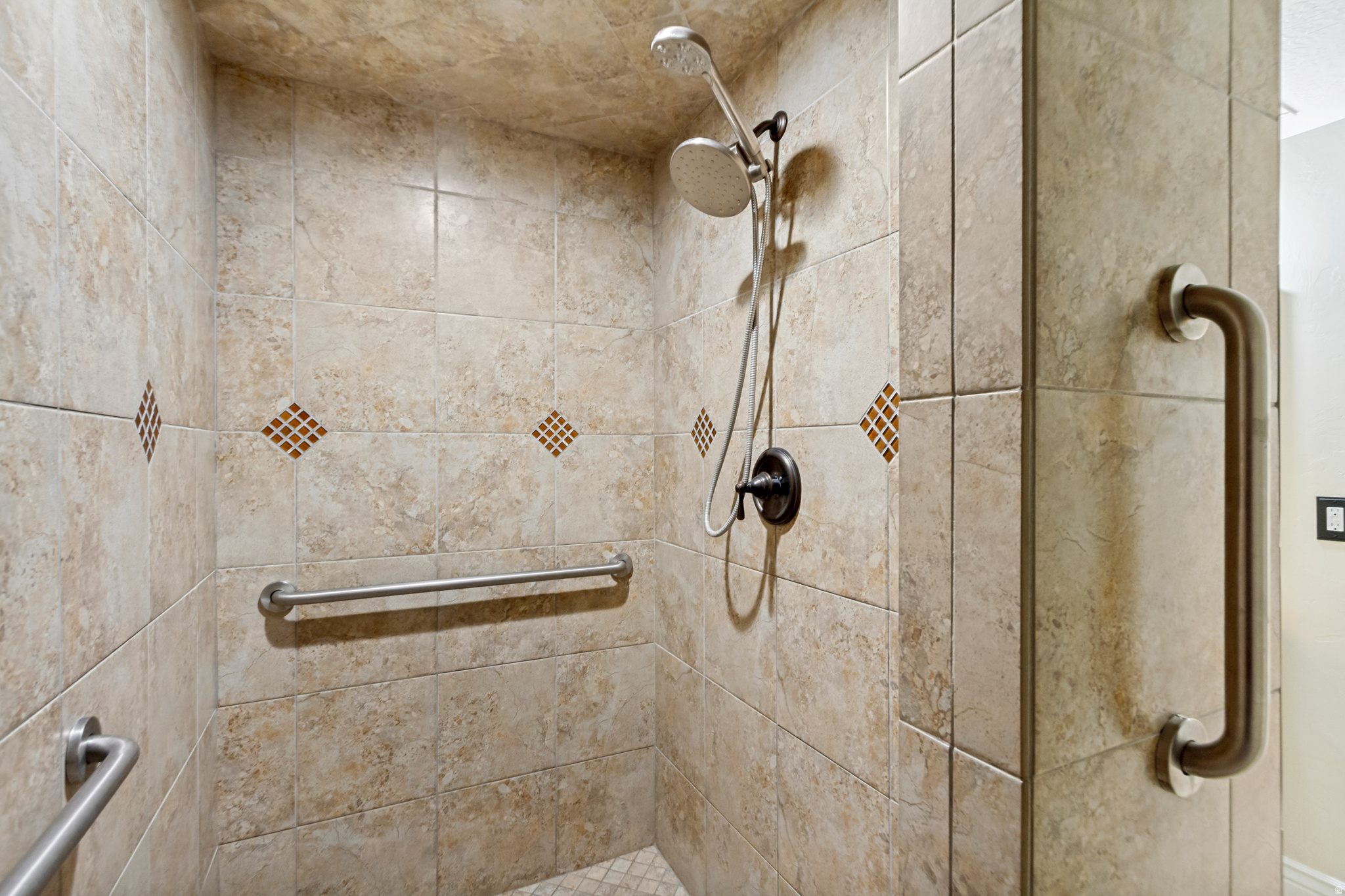 main property photo 49