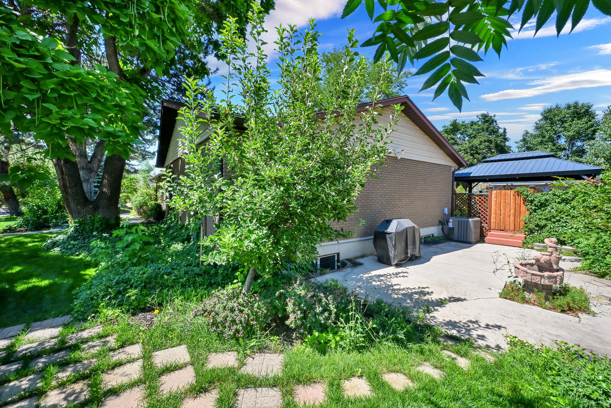 main property photo 48