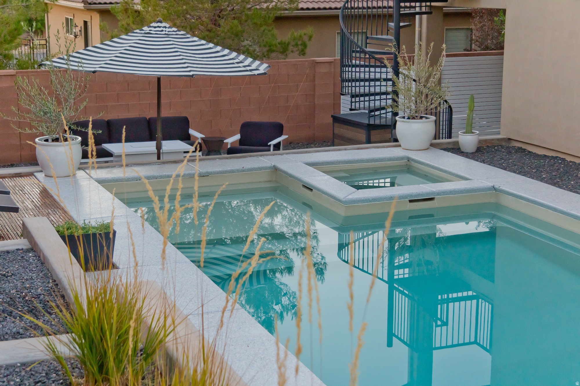 main property photo 60