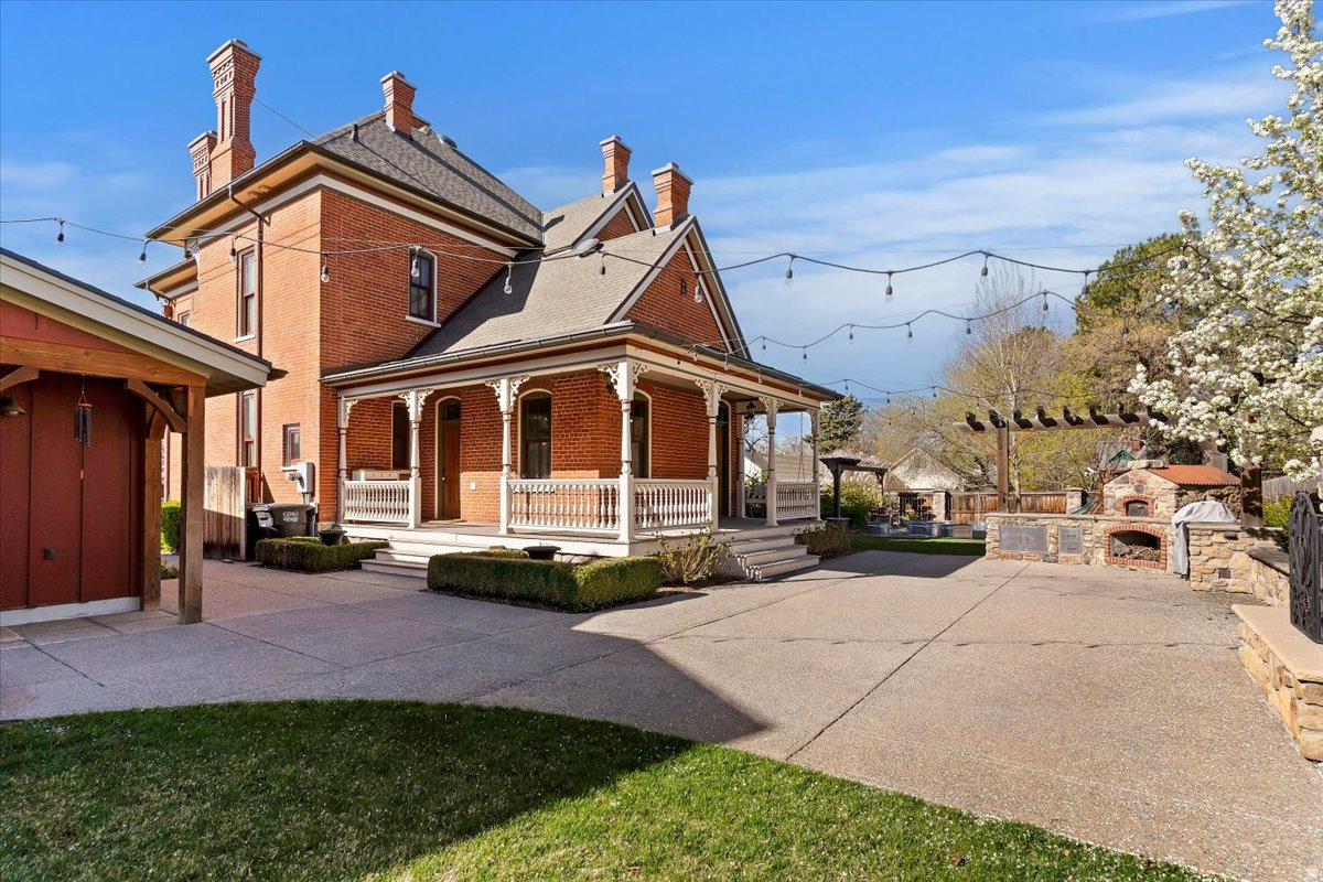 main property photo 36
