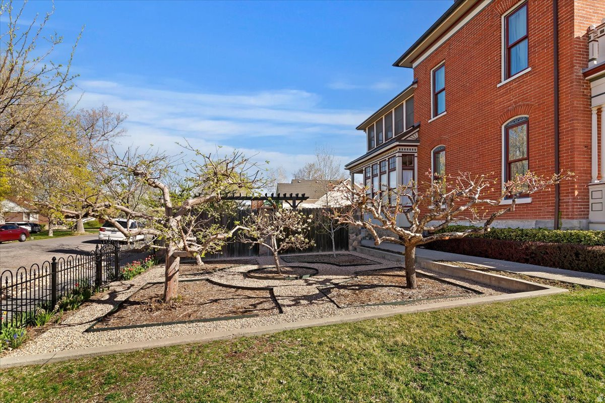 main property photo 41