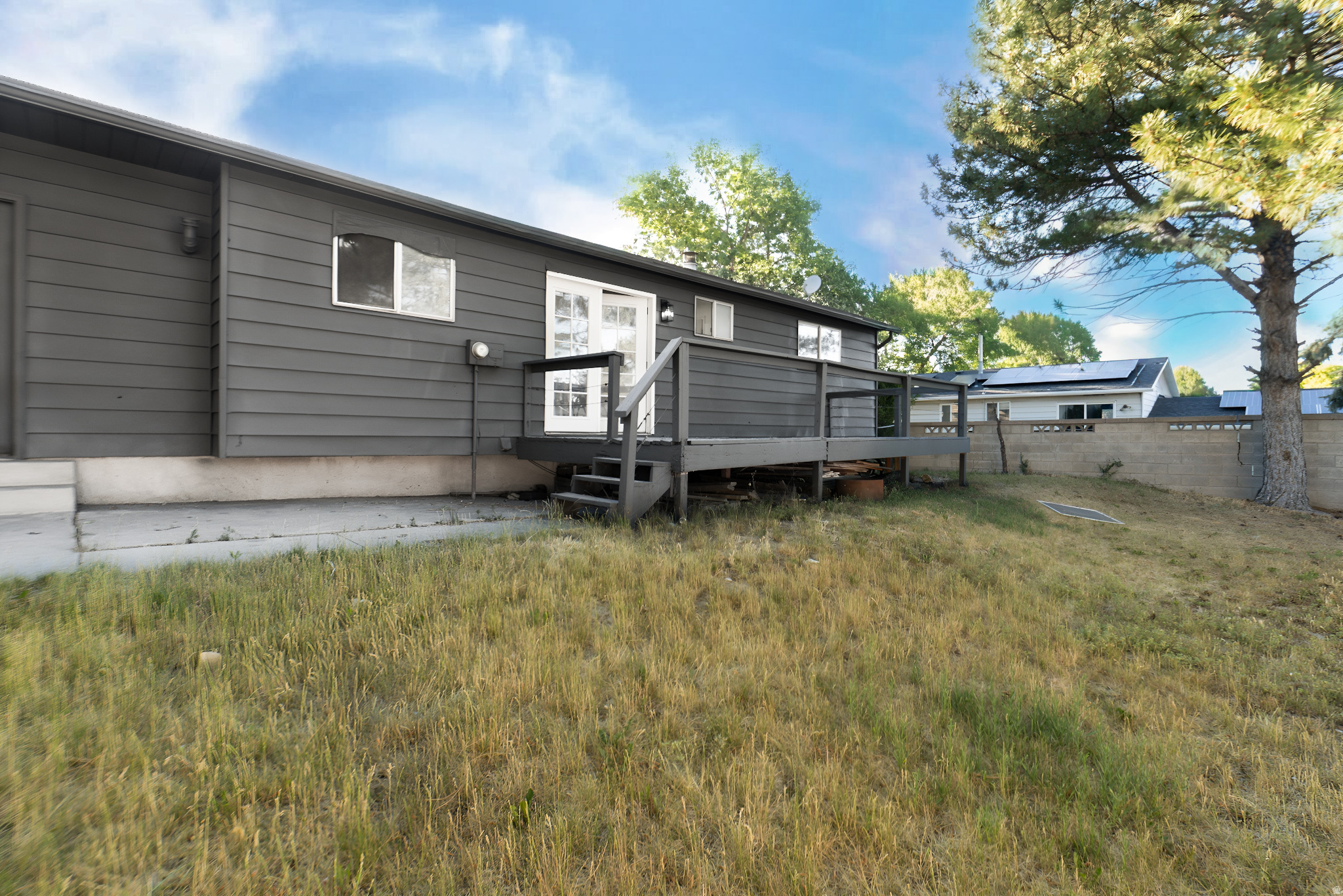 main property photo 28