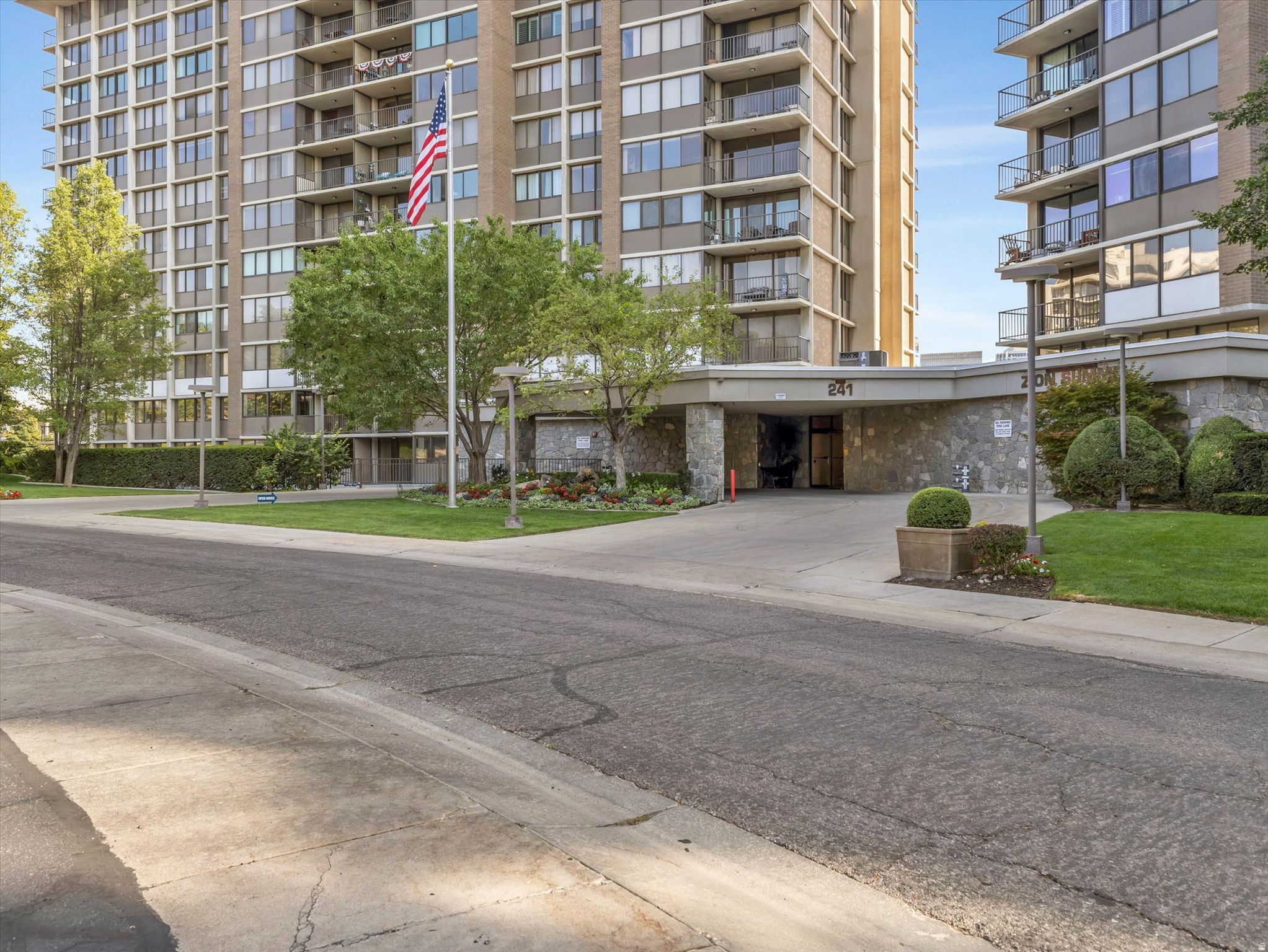 main property photo 24