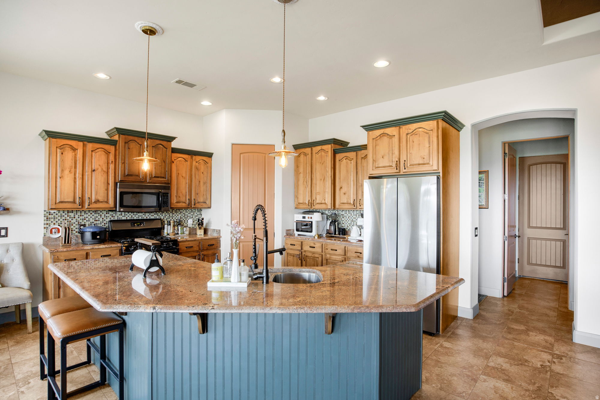 main property photo 8