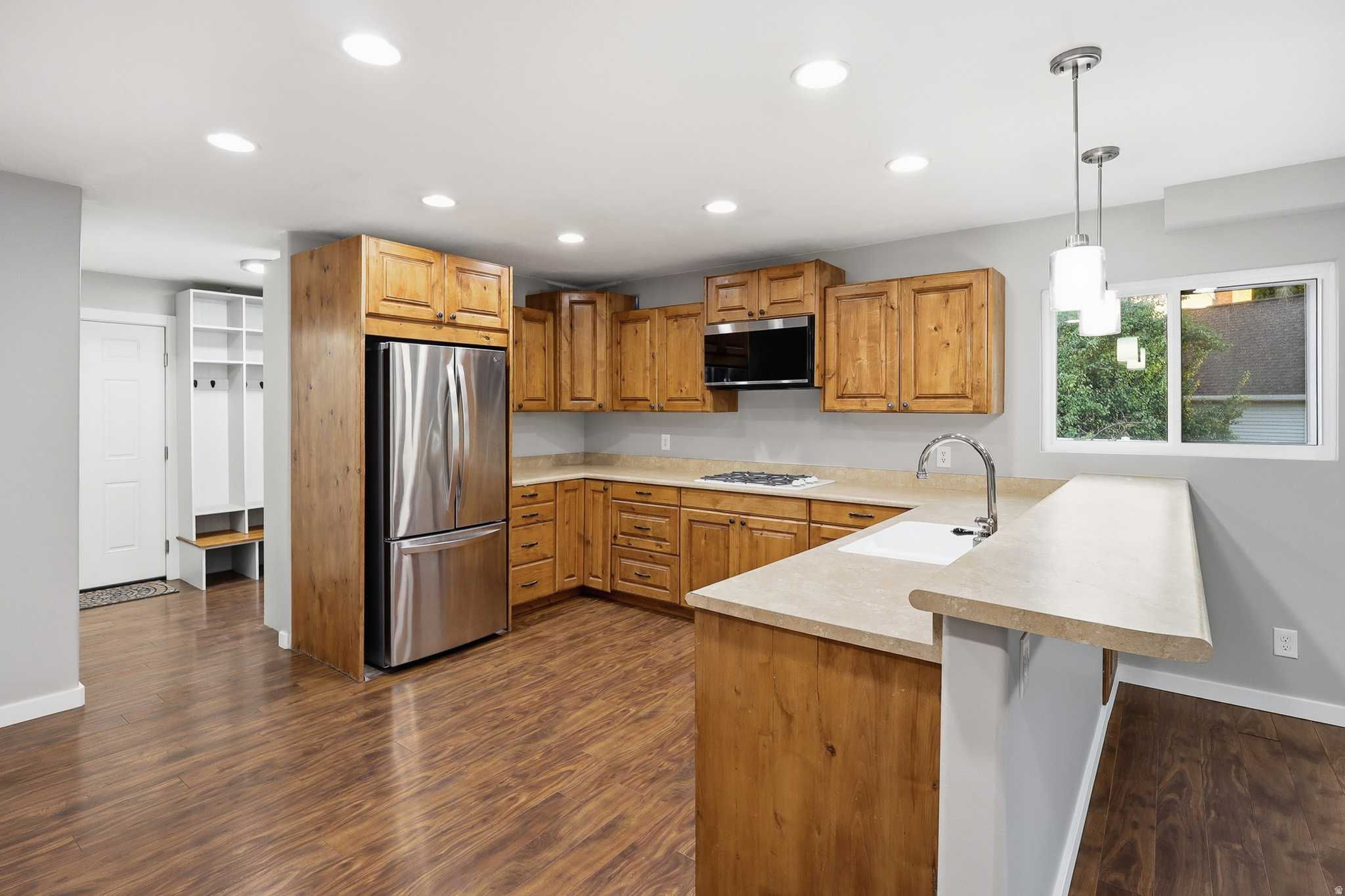 main property photo 10