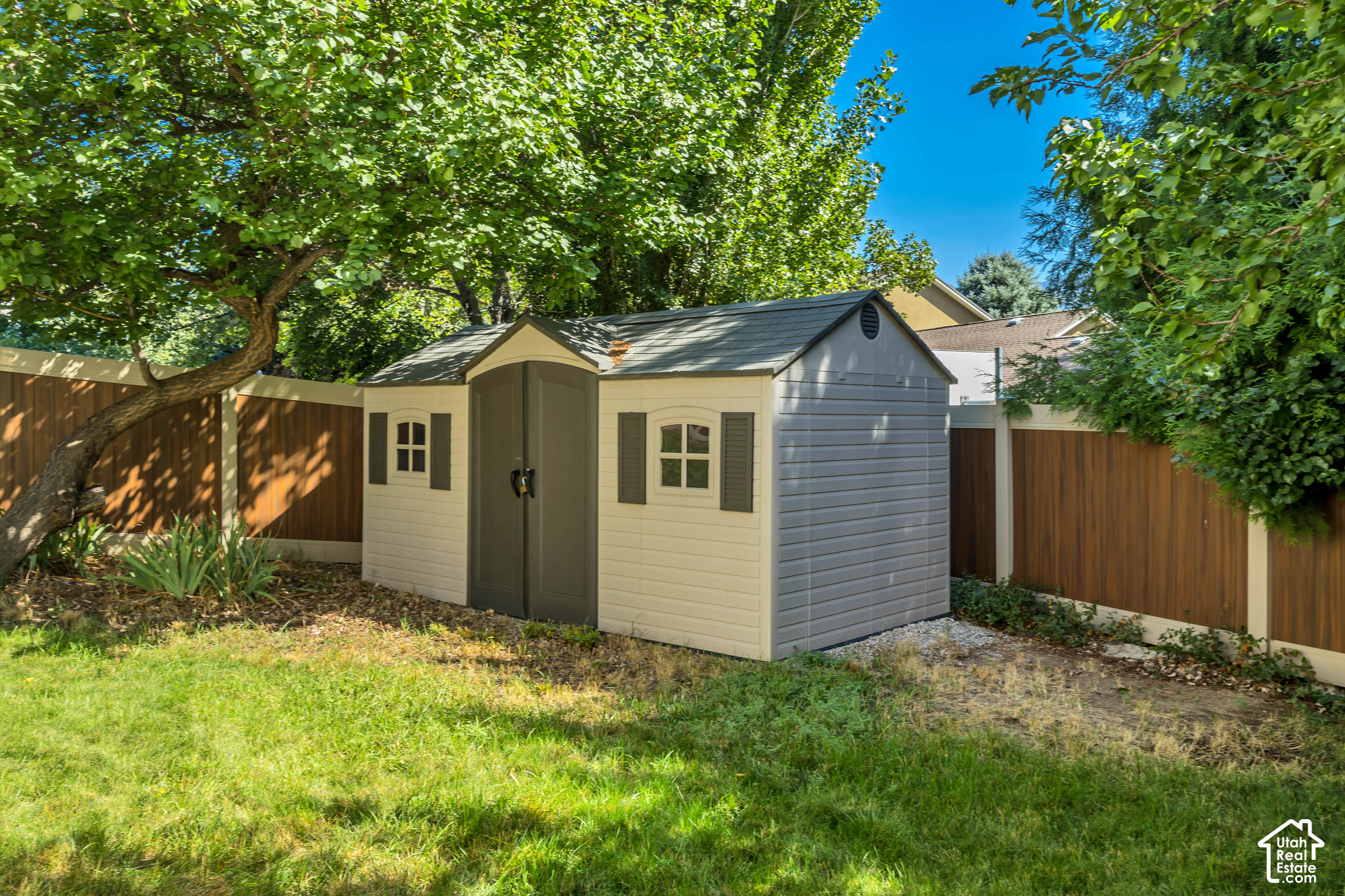 main property photo 76