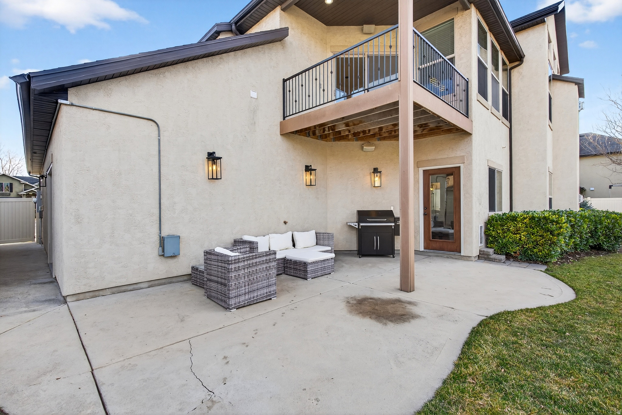 main property photo 36
