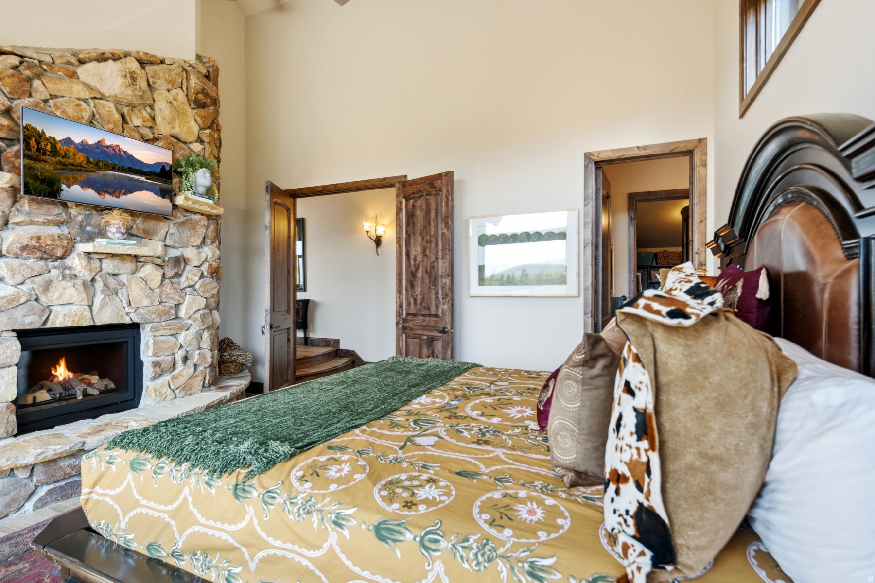 main property photo 25