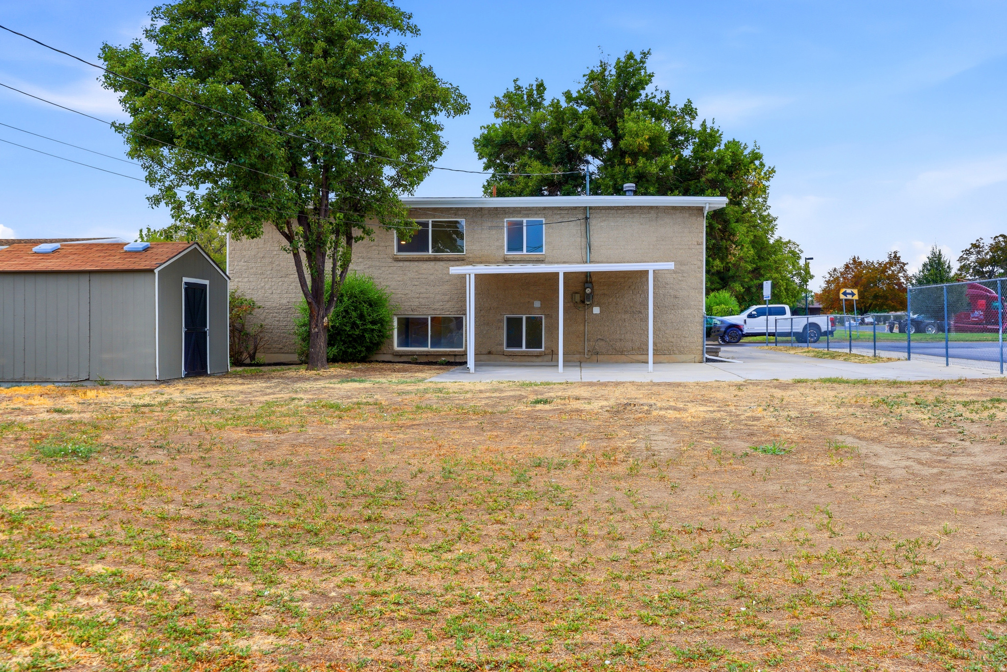 main property photo 28