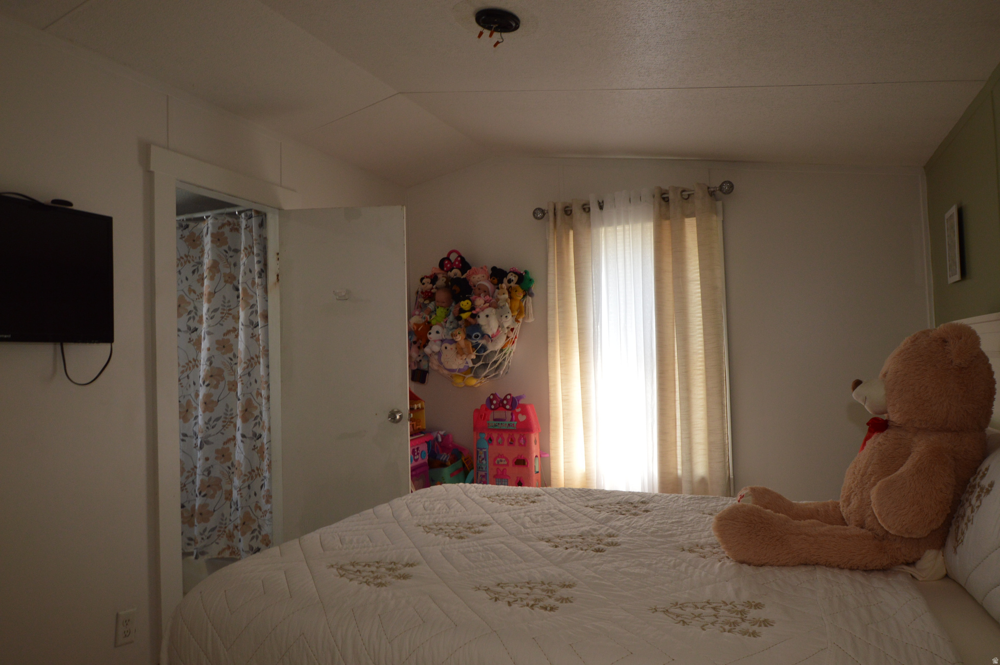 main property photo 10