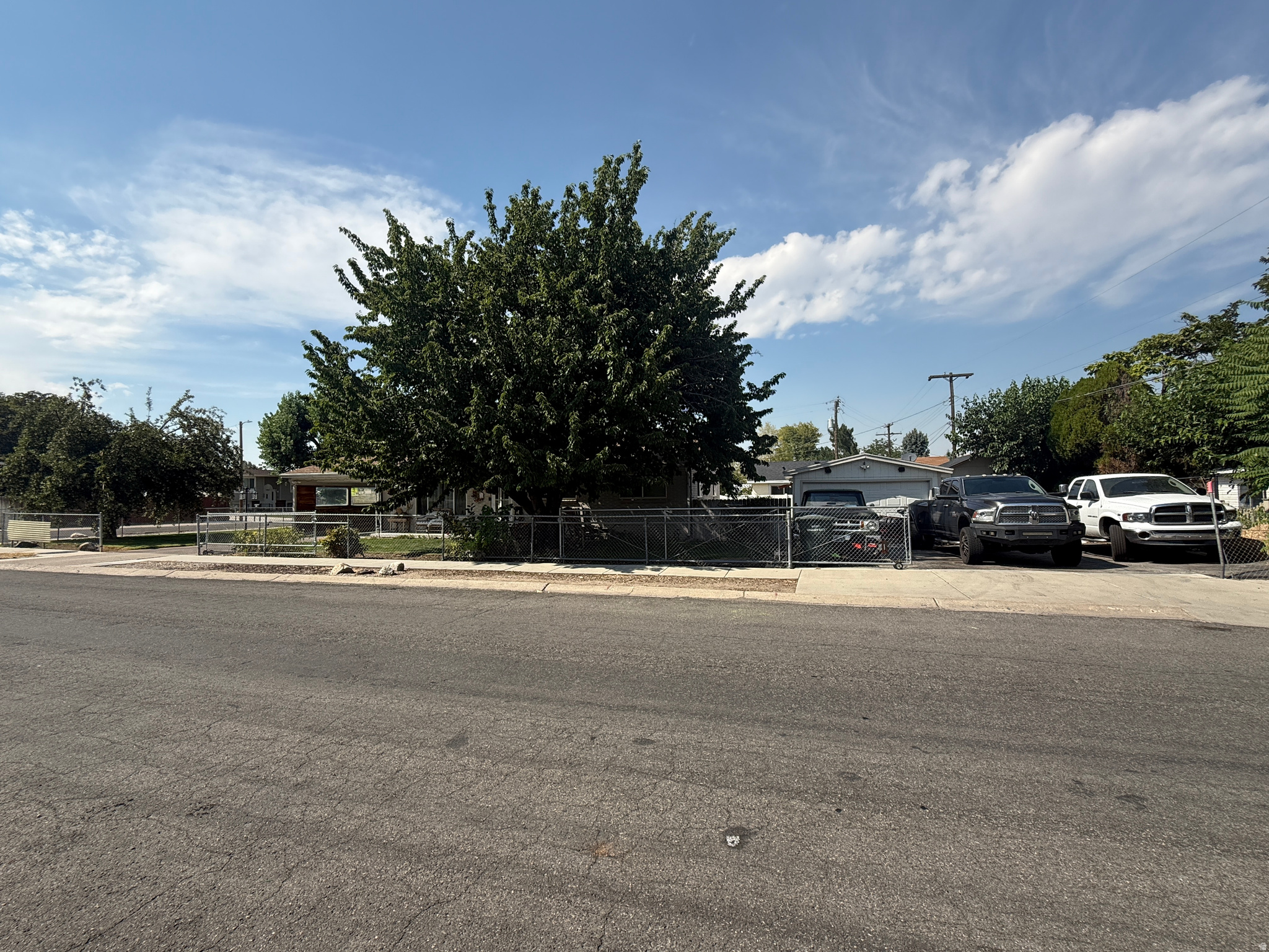 main property photo 28