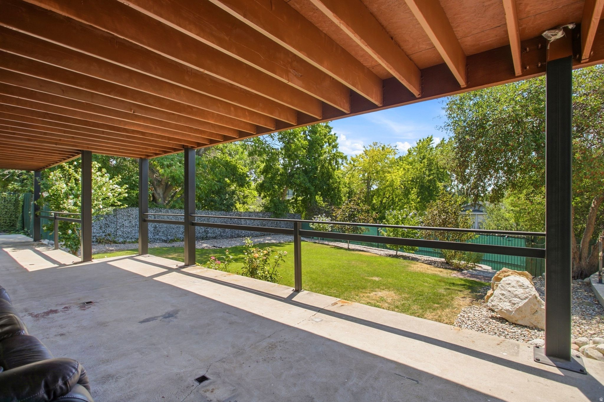 main property photo 41