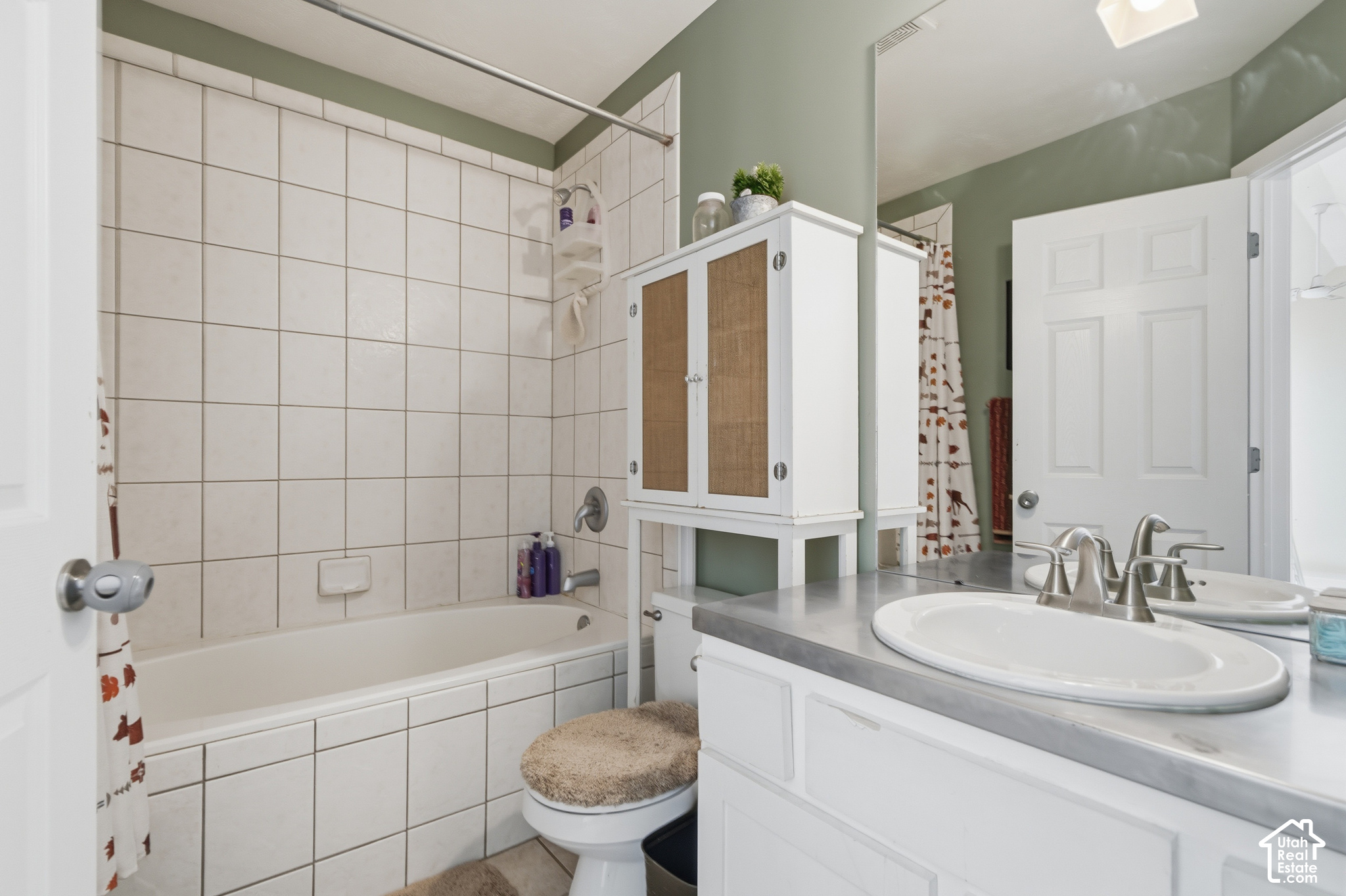 main property photo 40