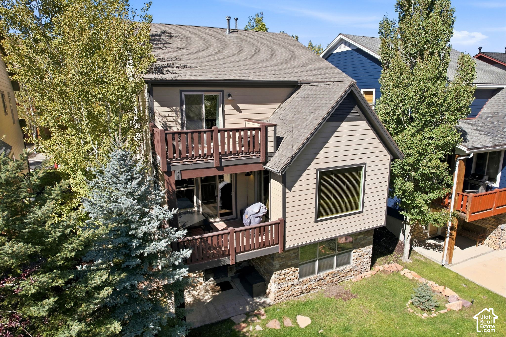 main property photo 40