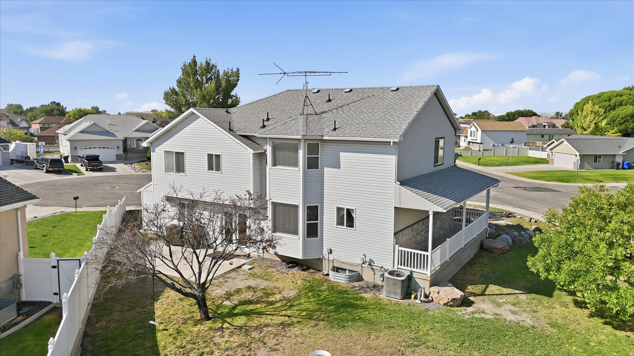 main property photo 39