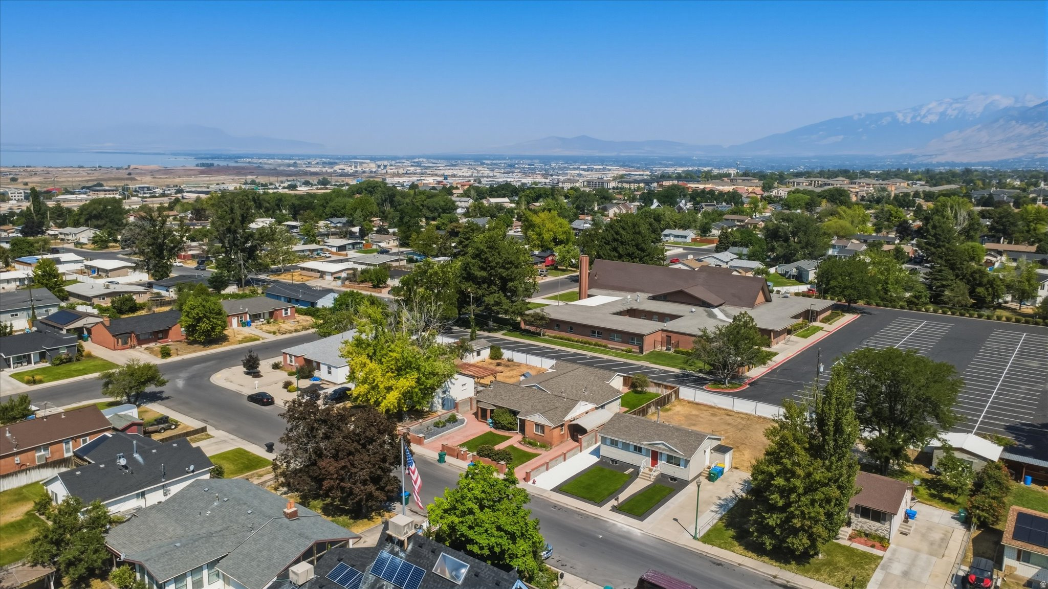 main property photo 31