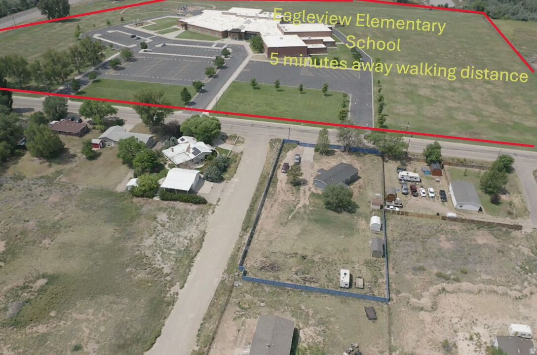 main property photo 28