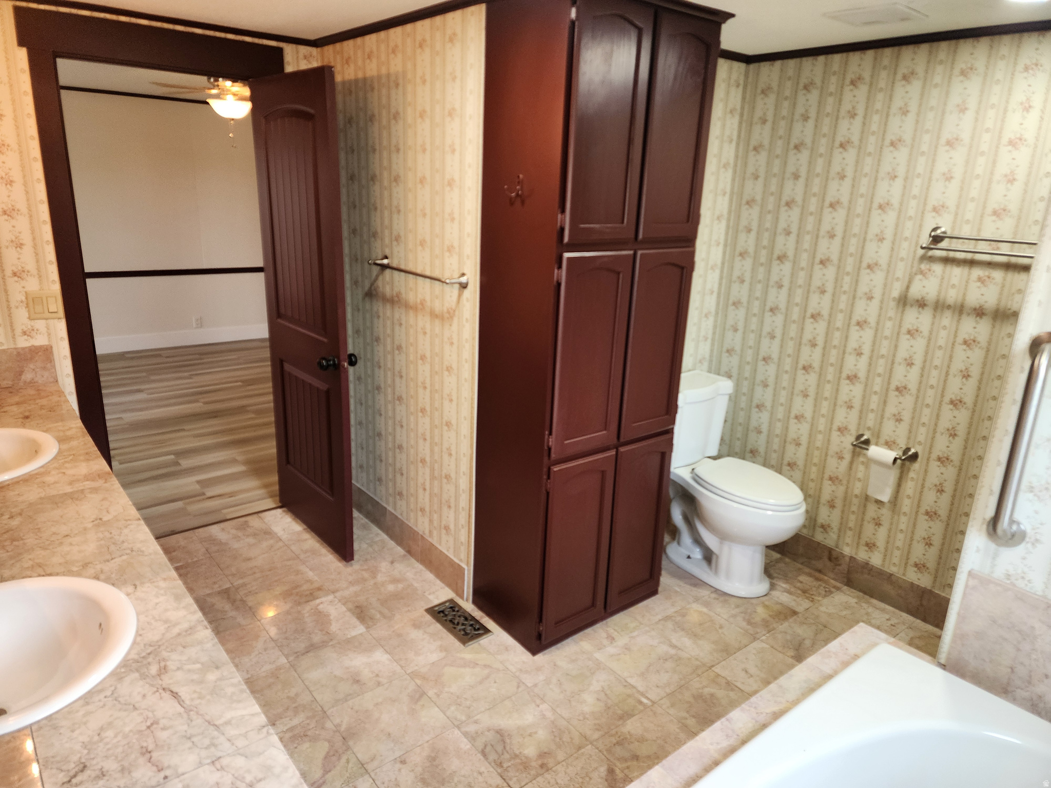 main property photo 15