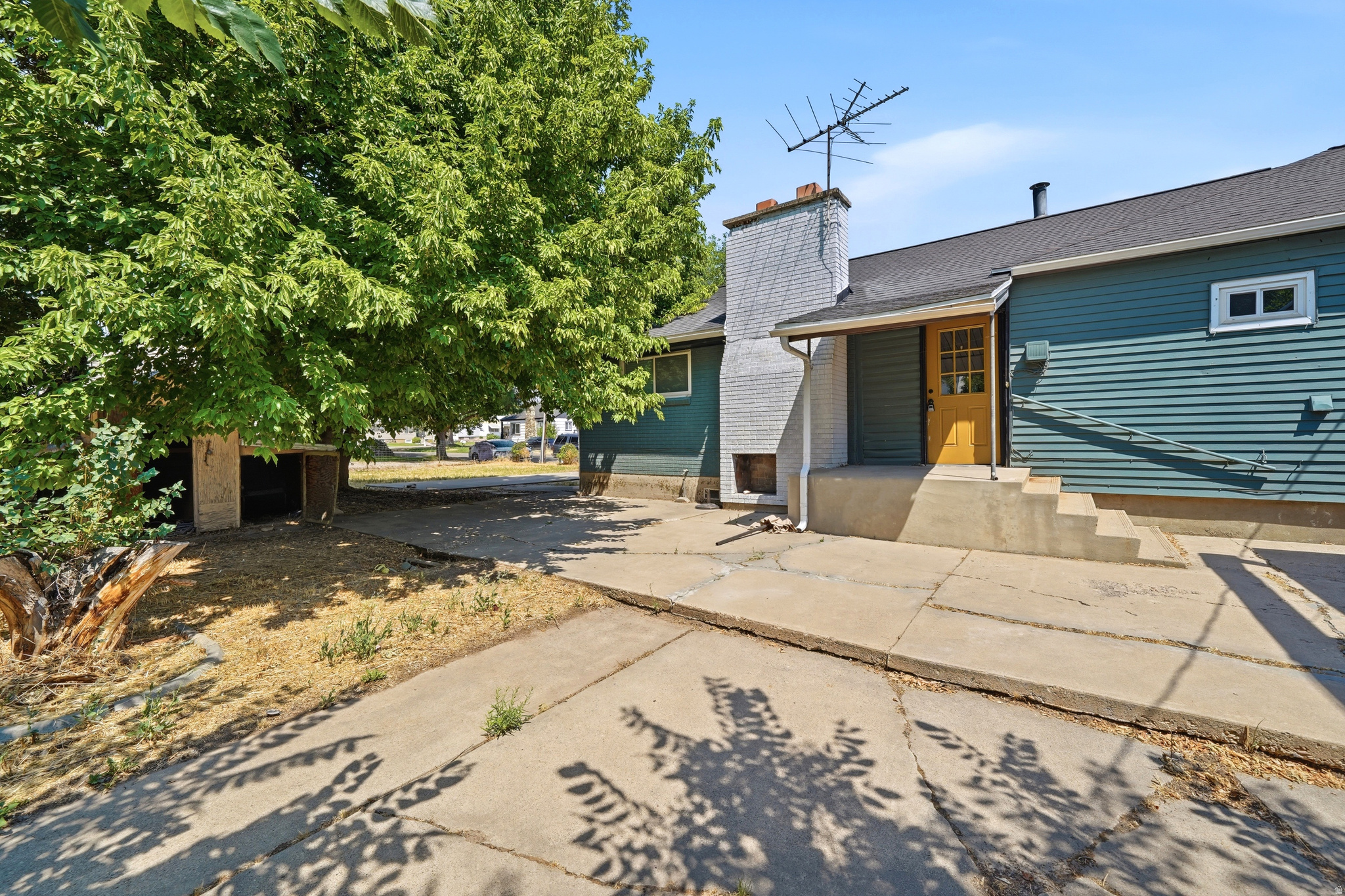 main property photo 17