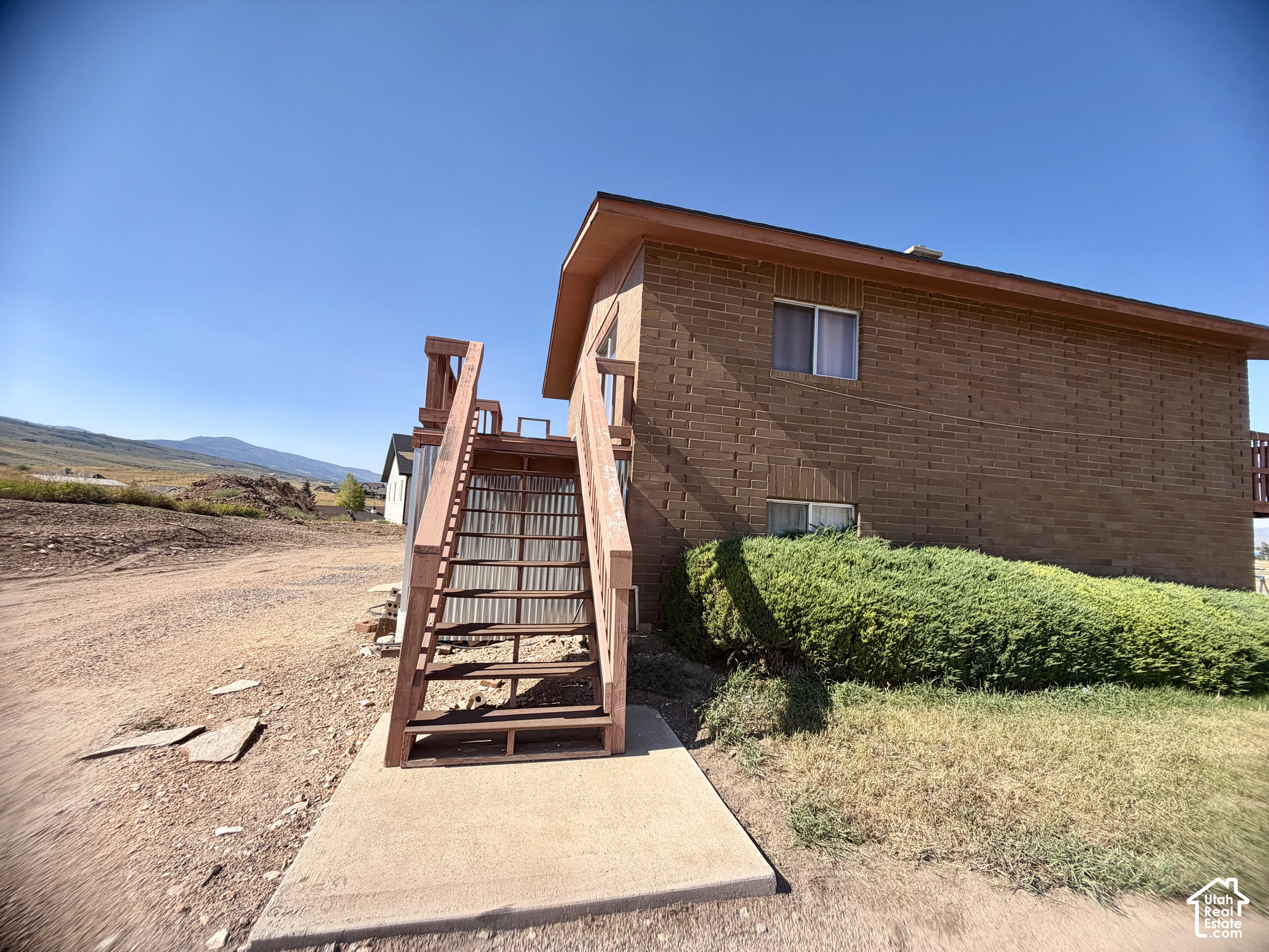 main property photo 25