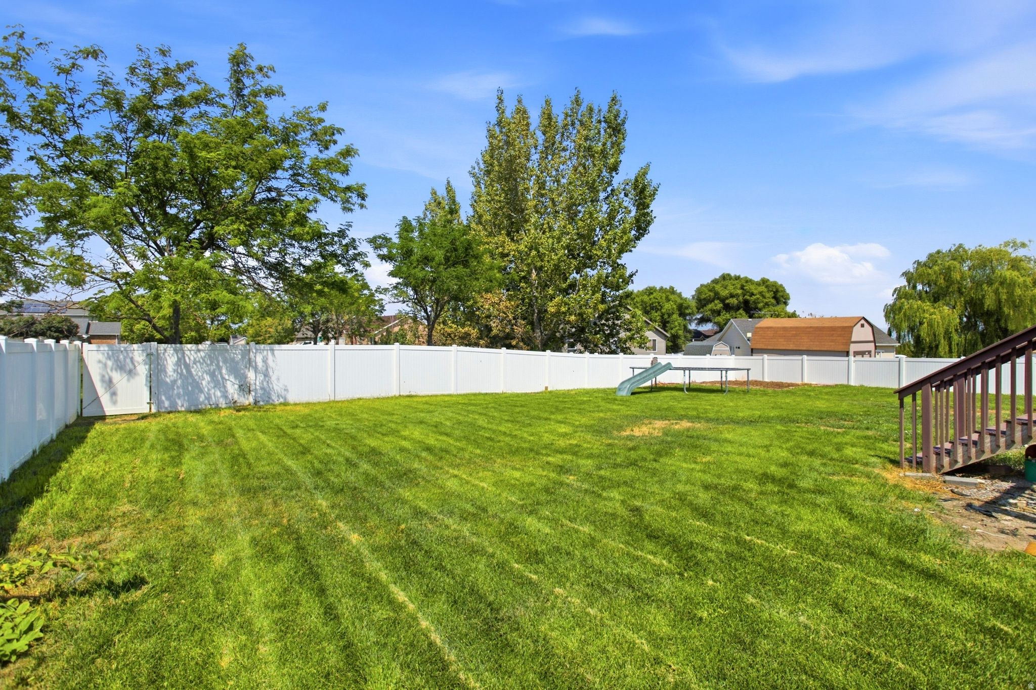 main property photo 50