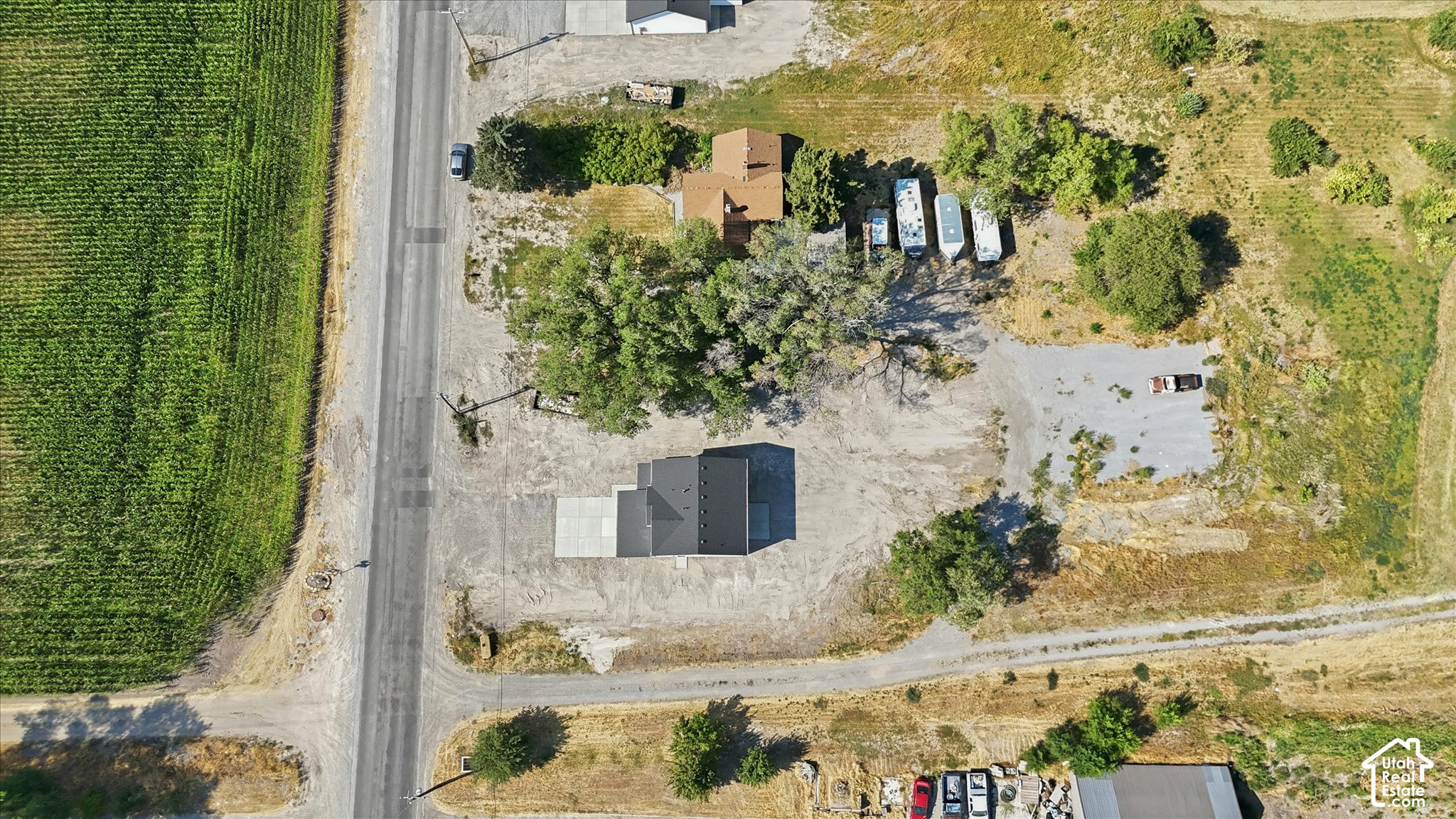 main property photo 37