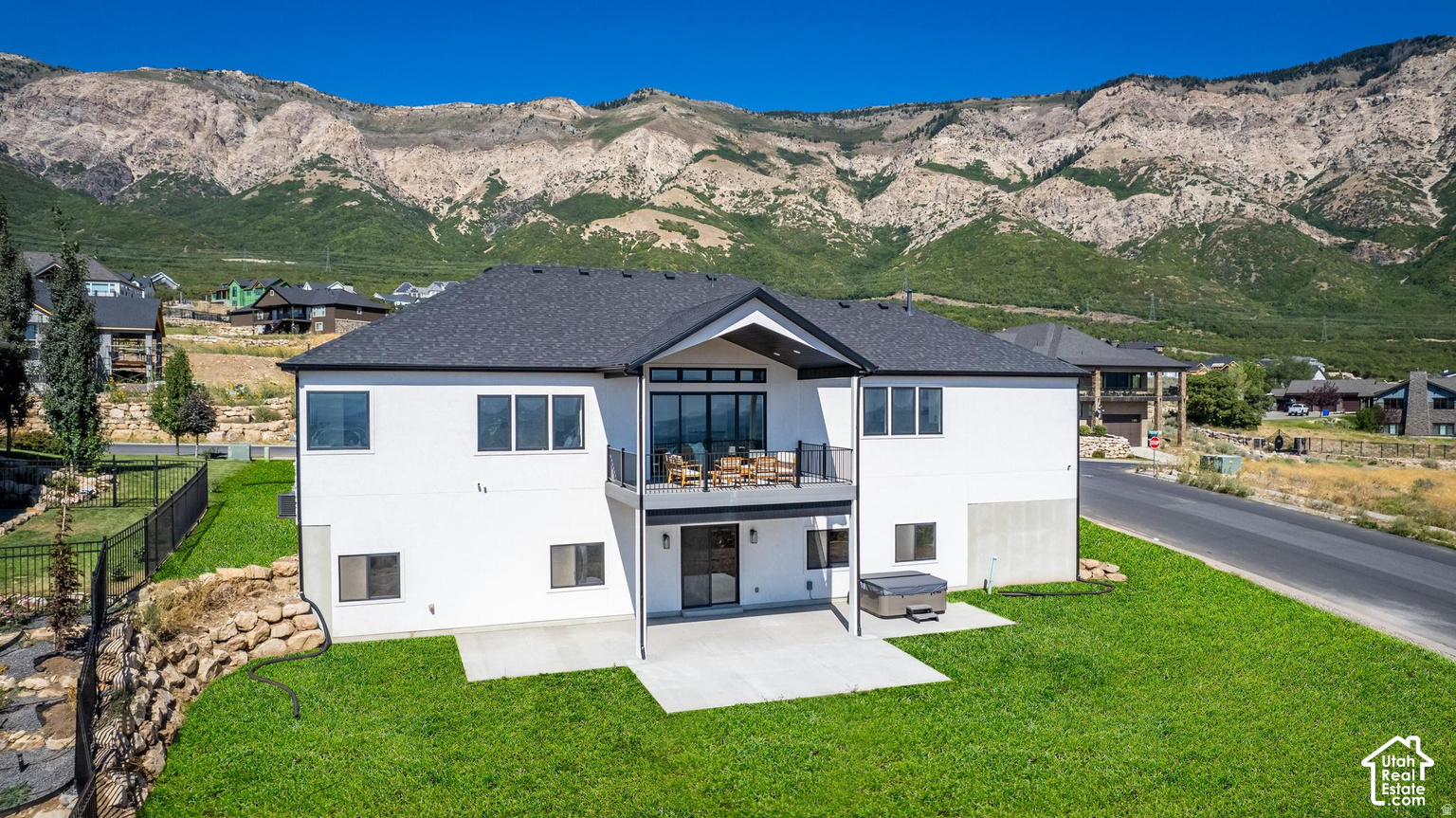 main property photo 4