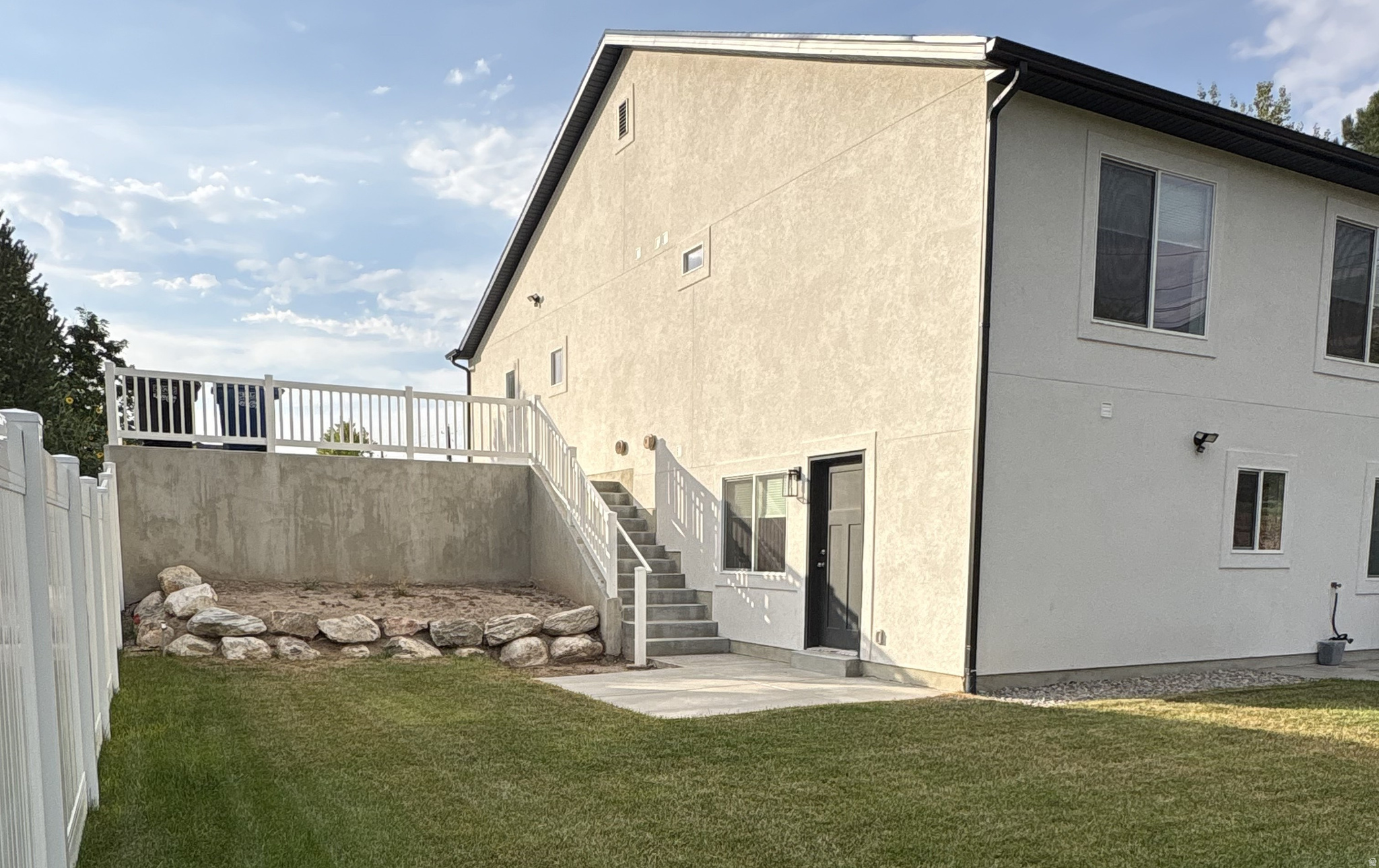 main property photo 44