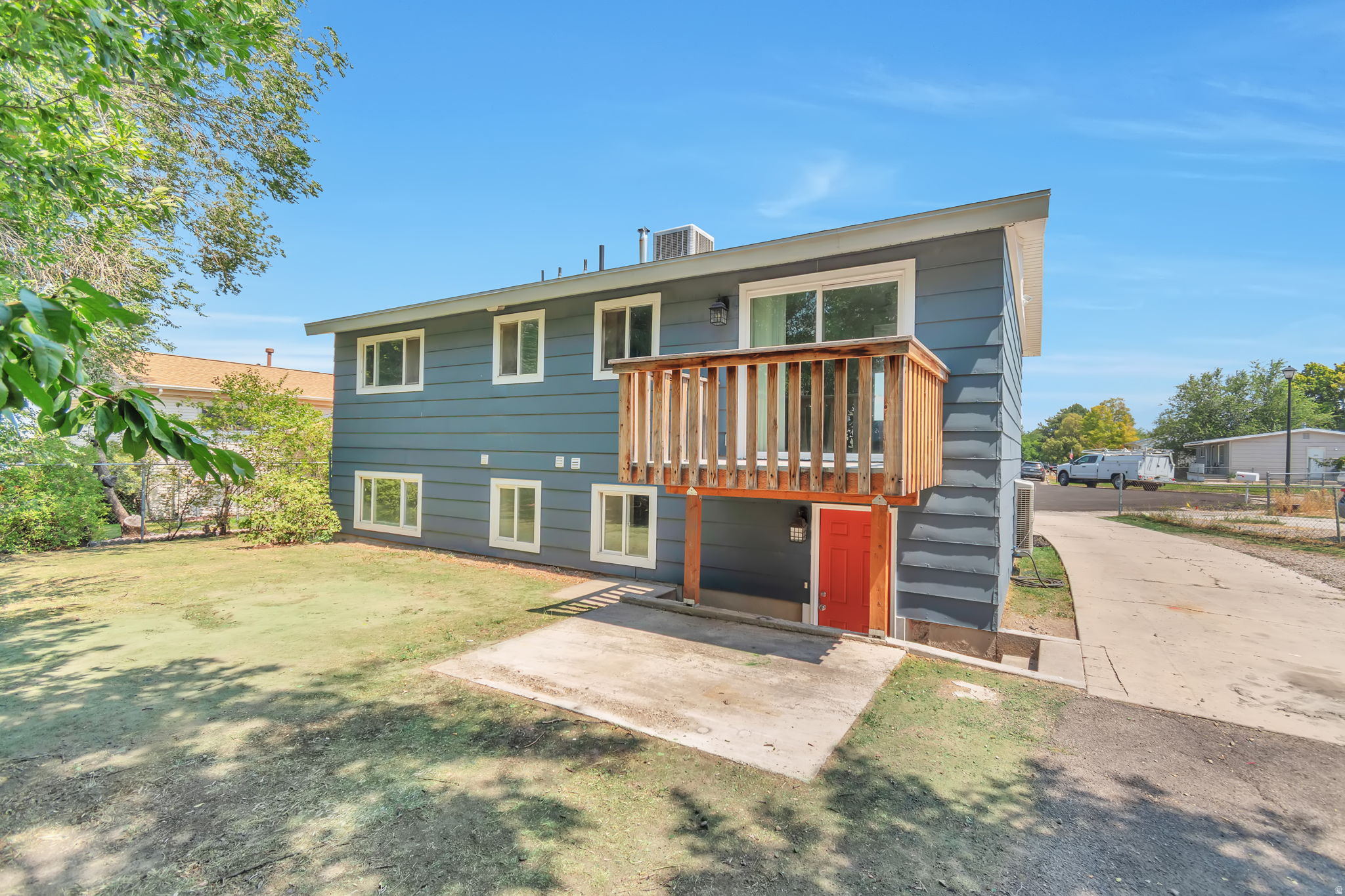 main property photo 14