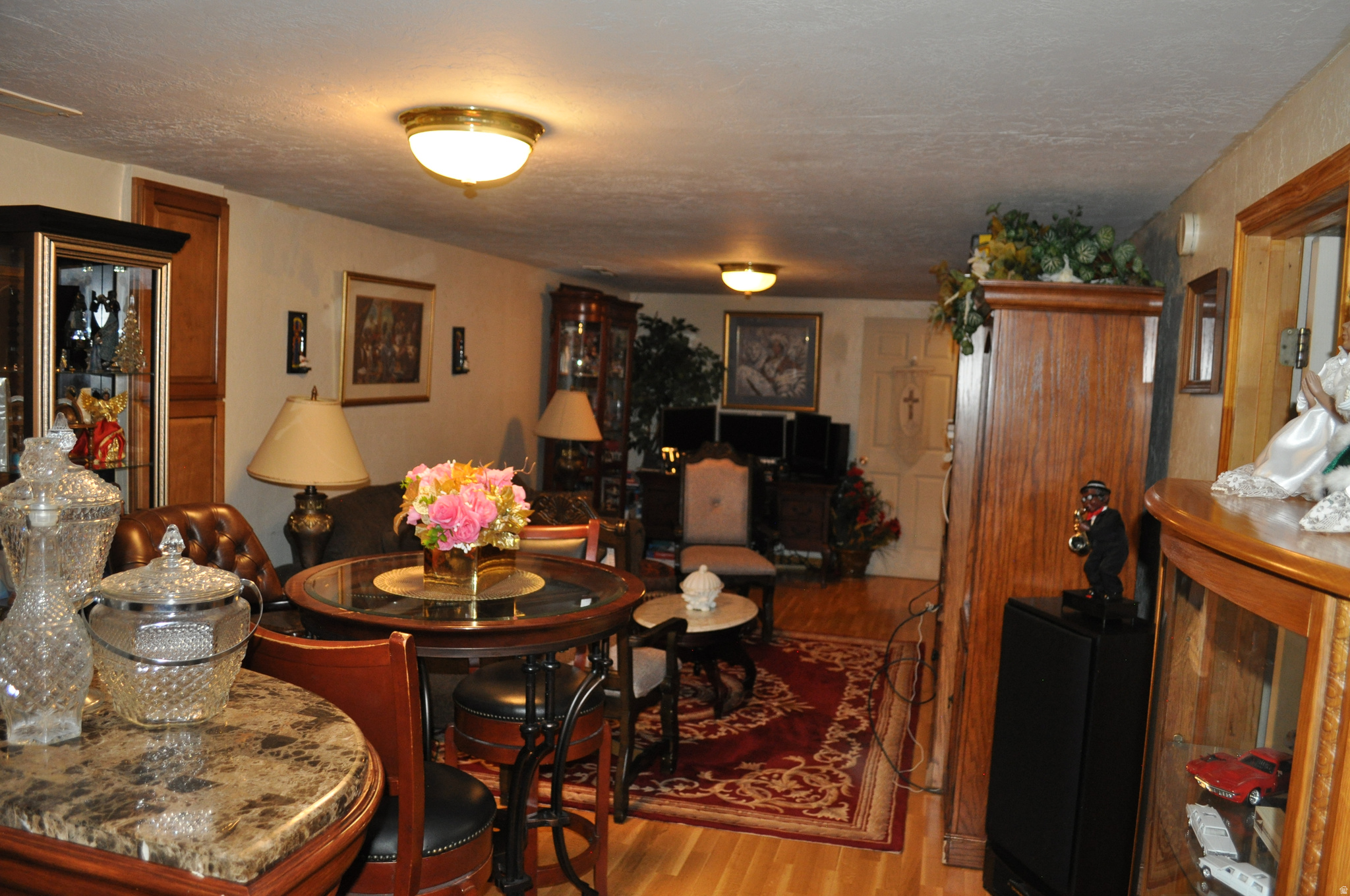 main property photo 6