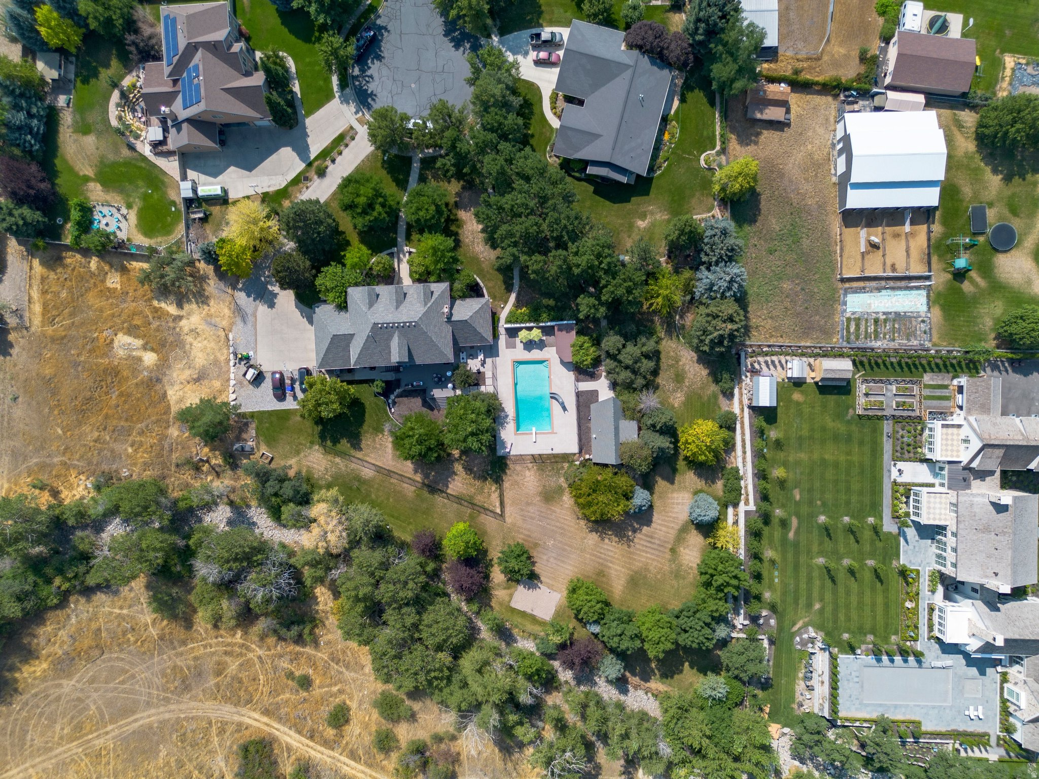 main property photo 44