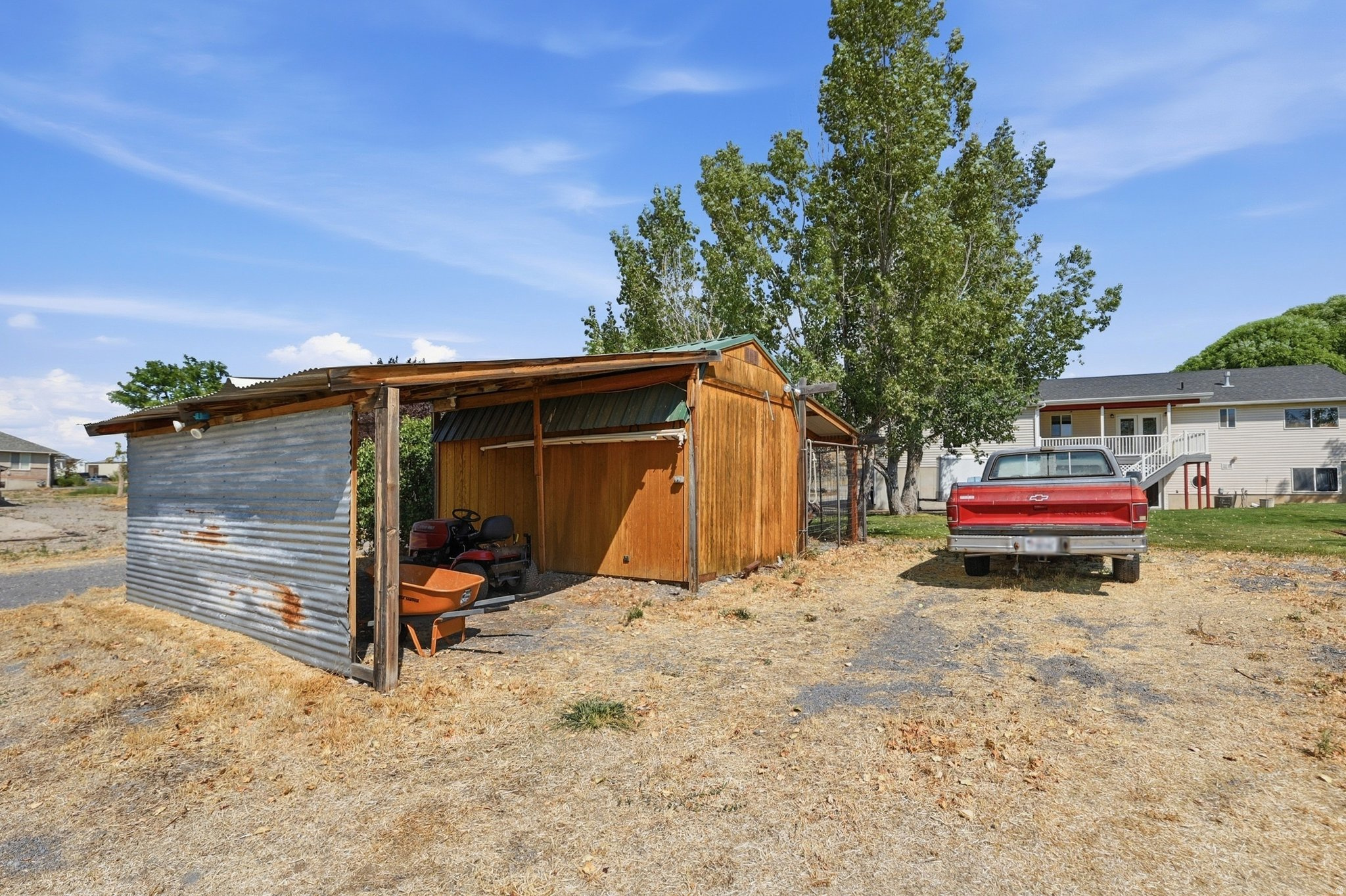 main property photo 17