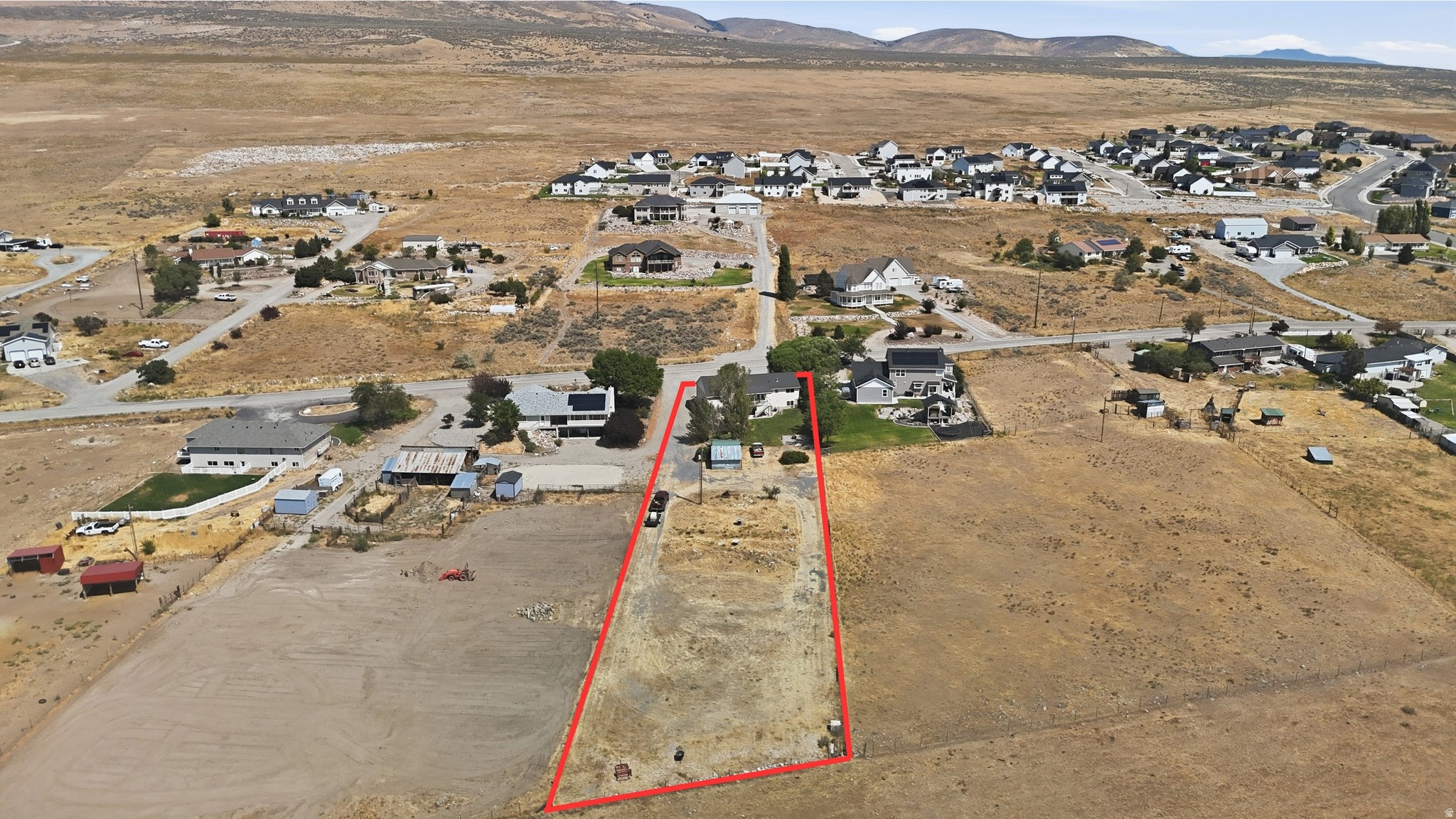 main property photo 23