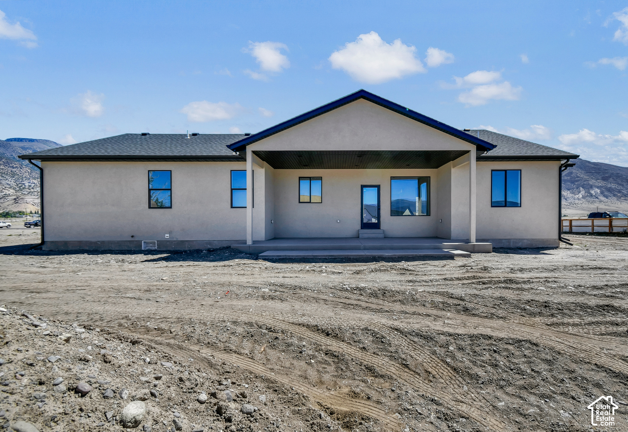 main property photo 33