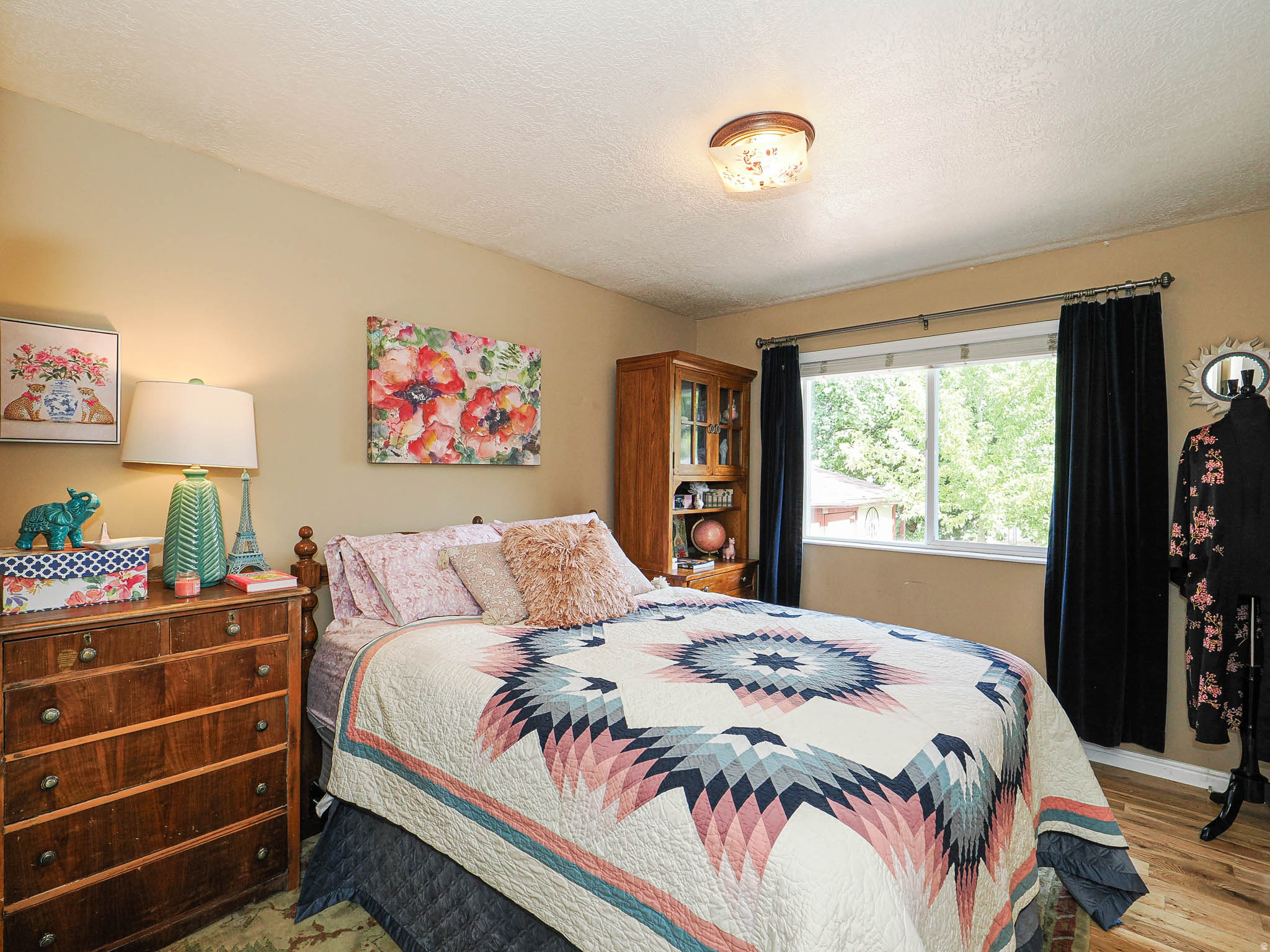 main property photo 28