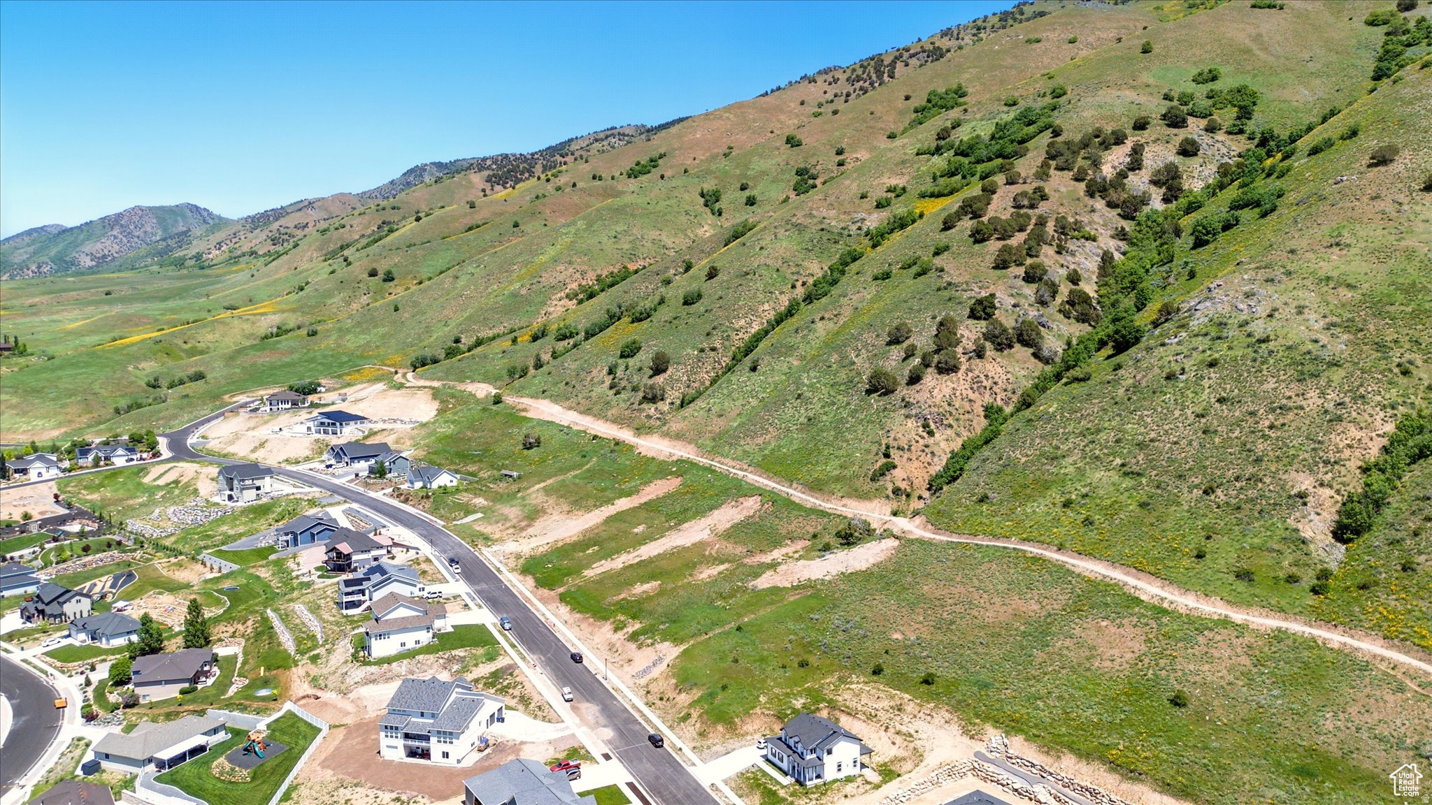 main property photo 9