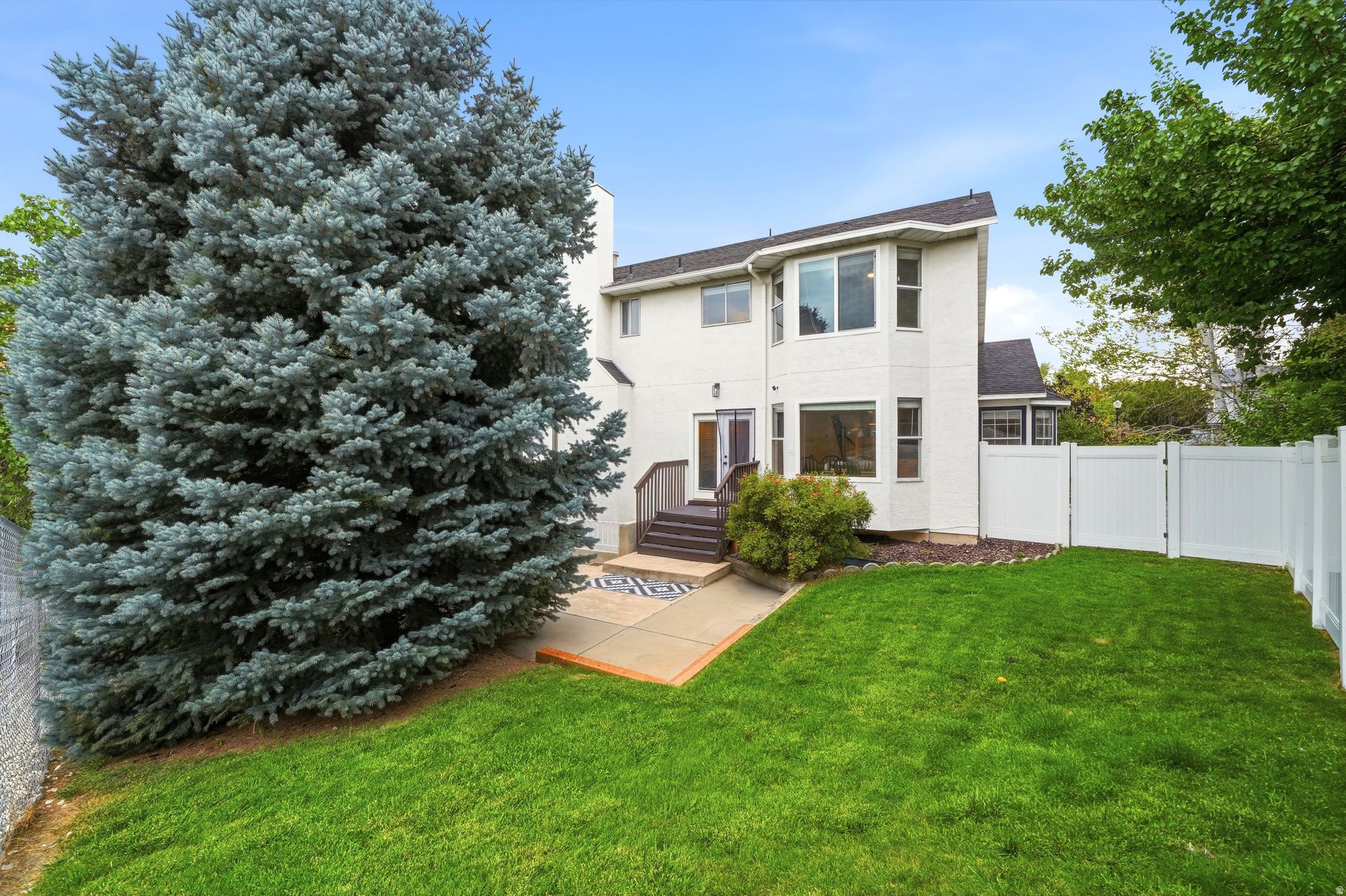 main property photo 44