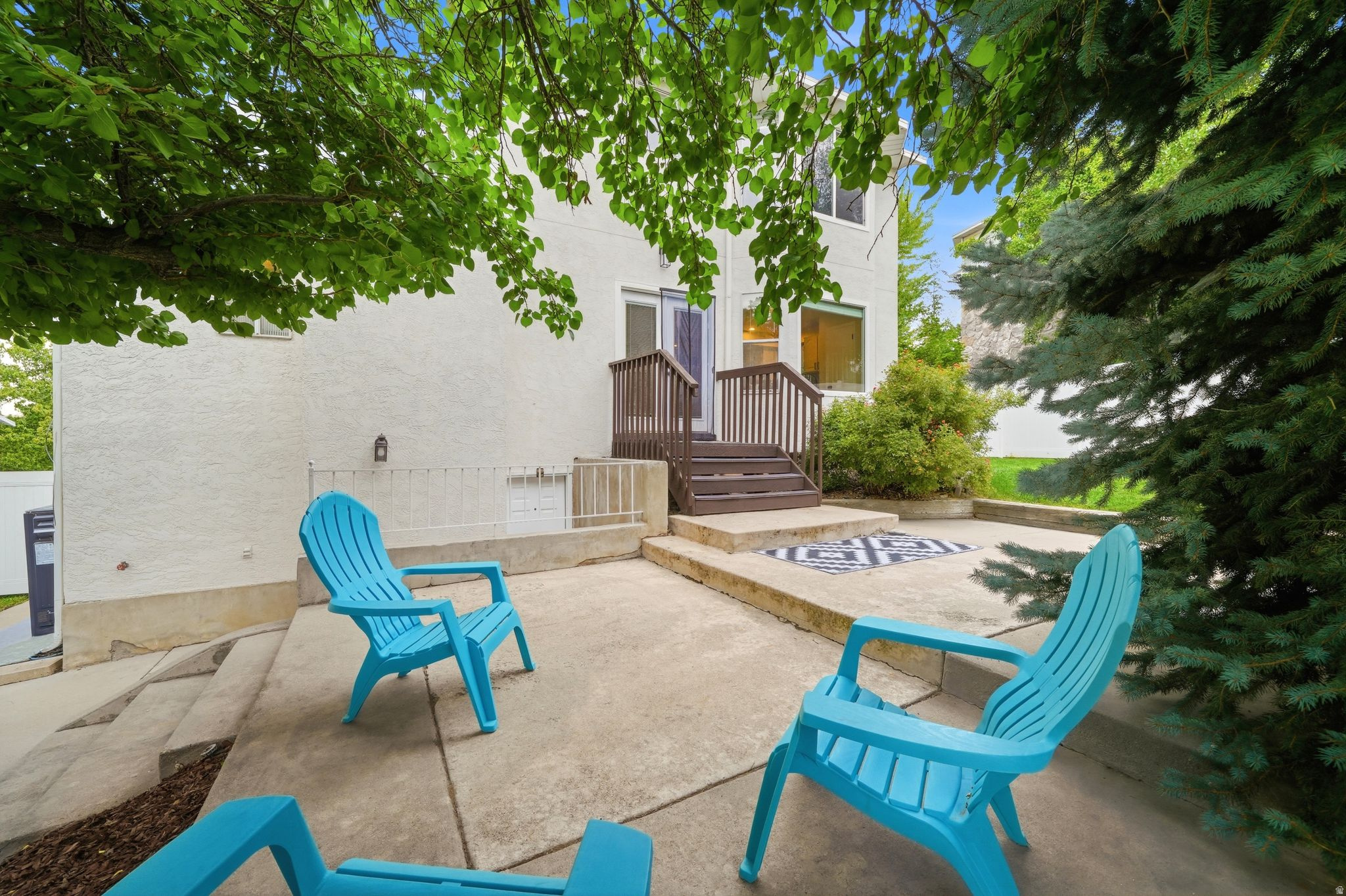 main property photo 45
