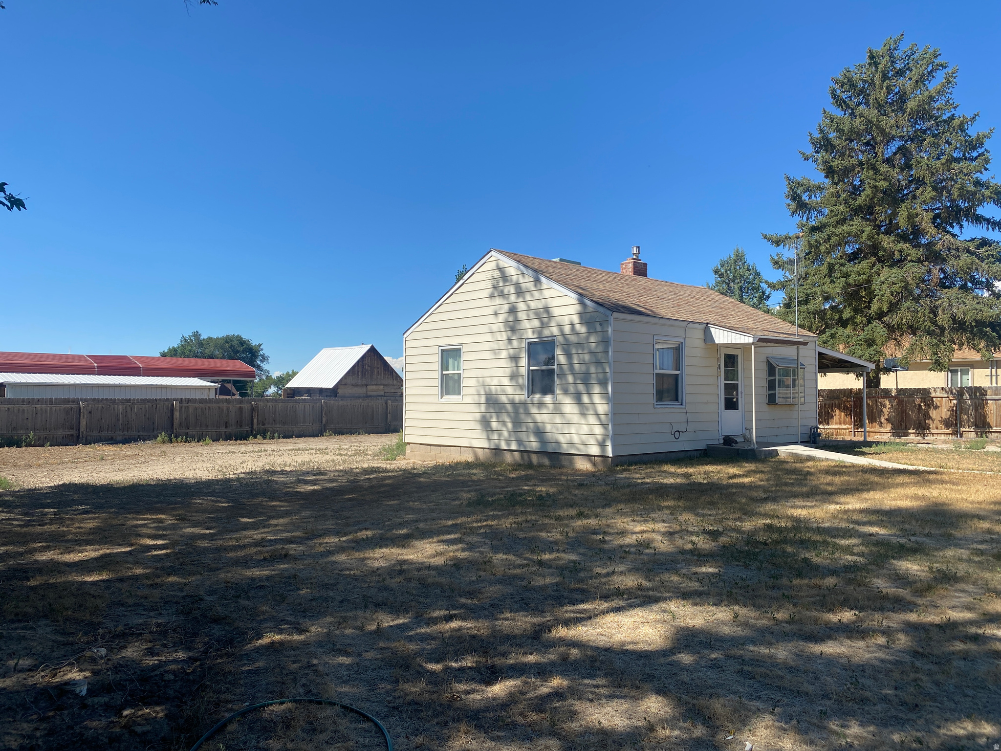 main property photo 7