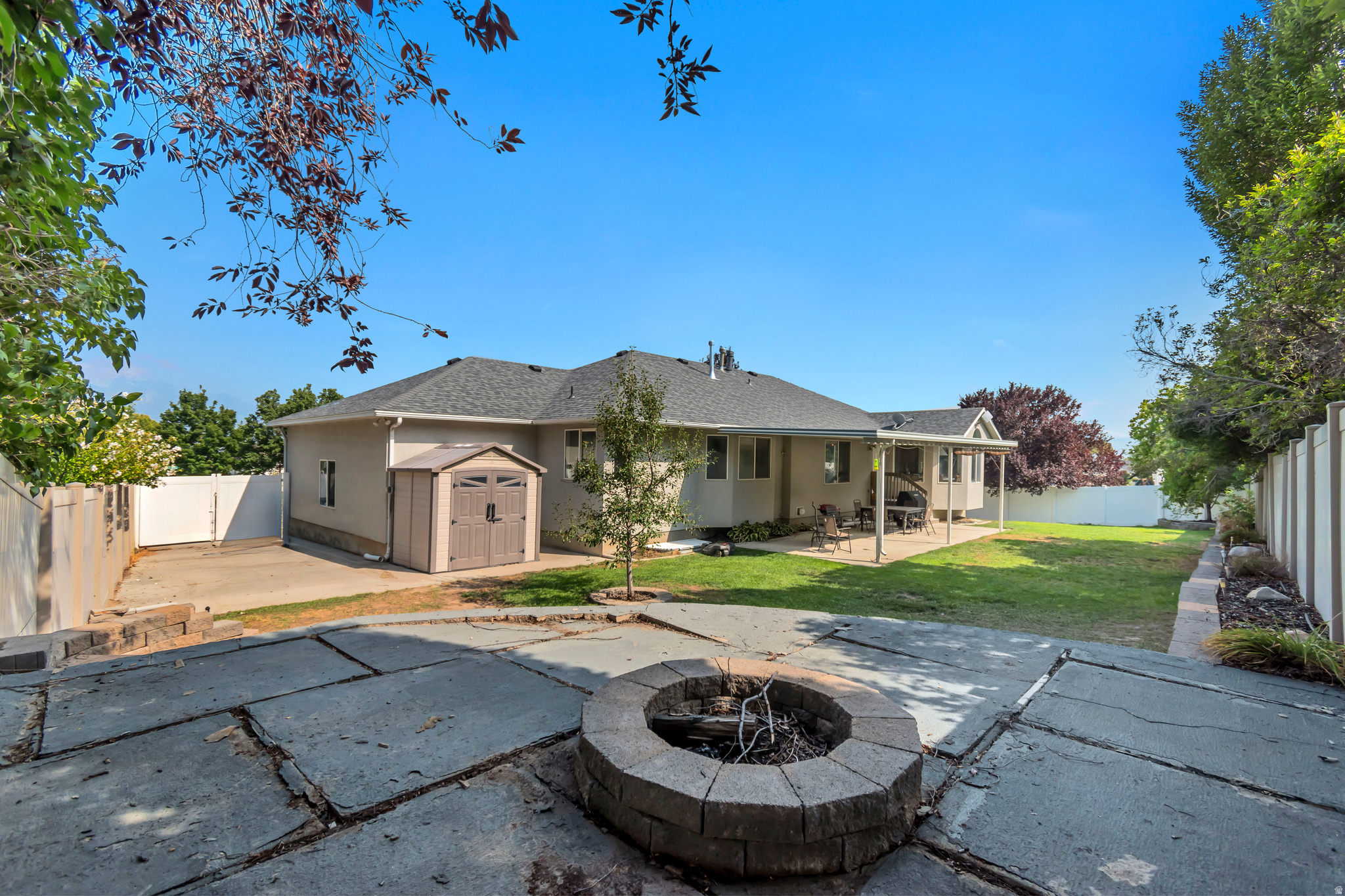 main property photo 24