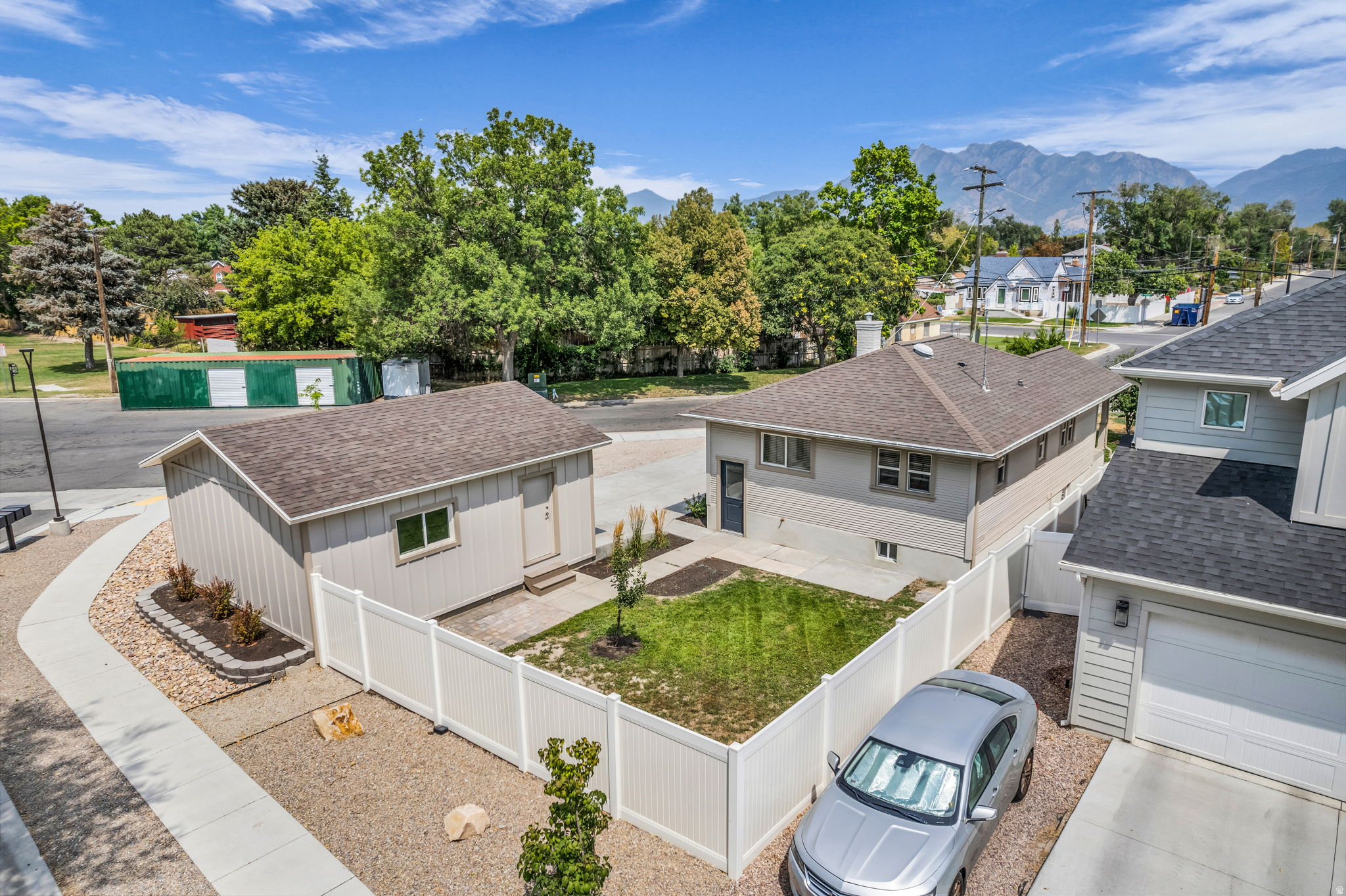 main property photo 33