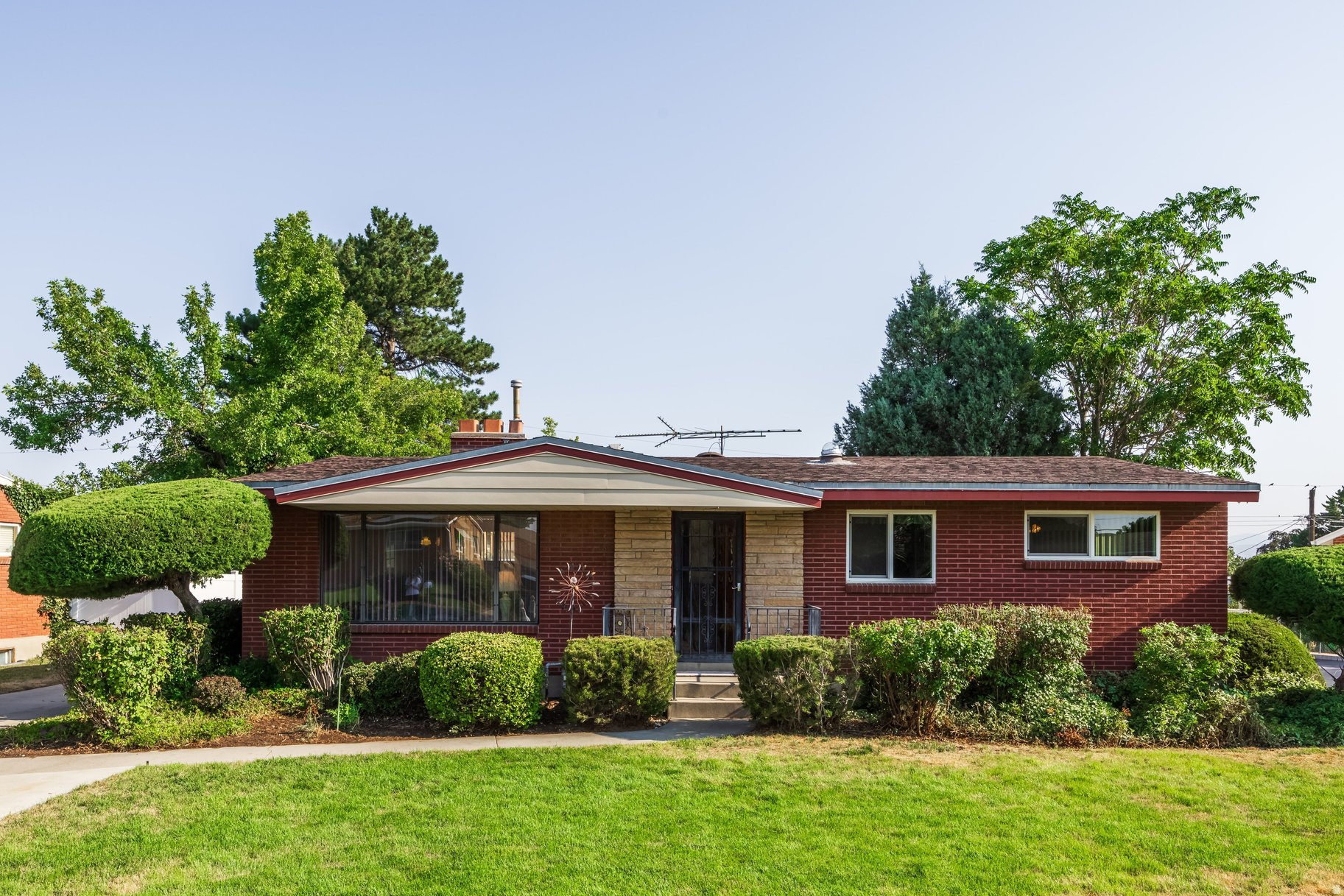 main property photo 35
