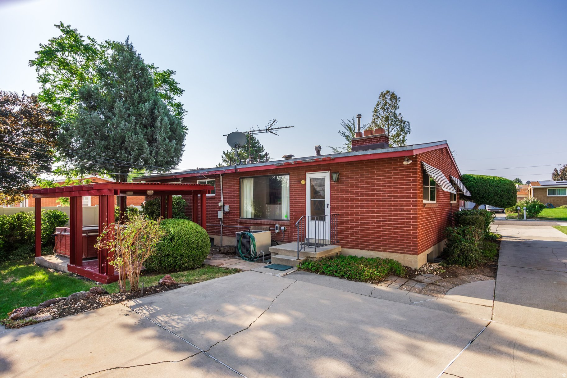 main property photo 39
