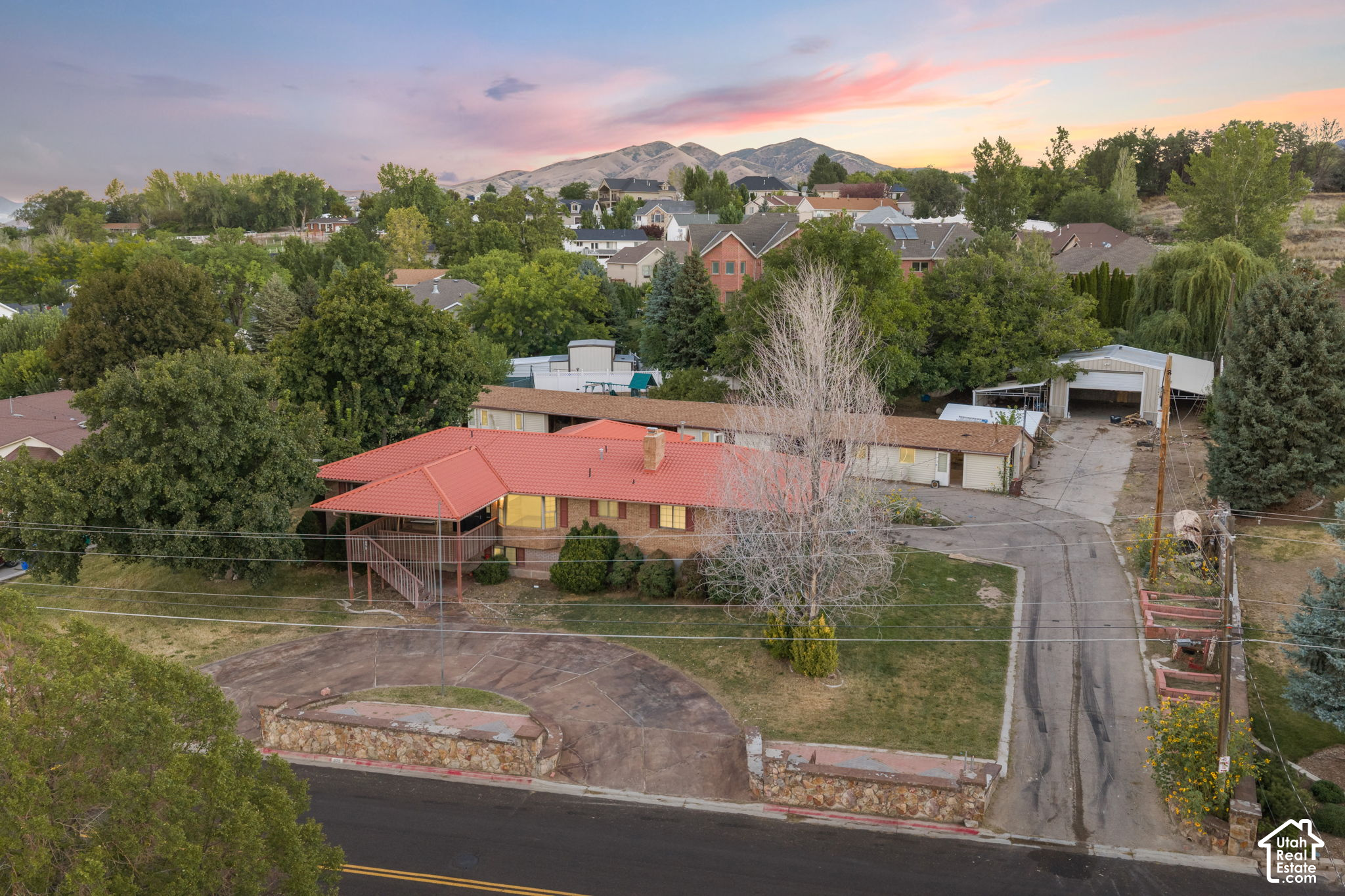 main property photo 25